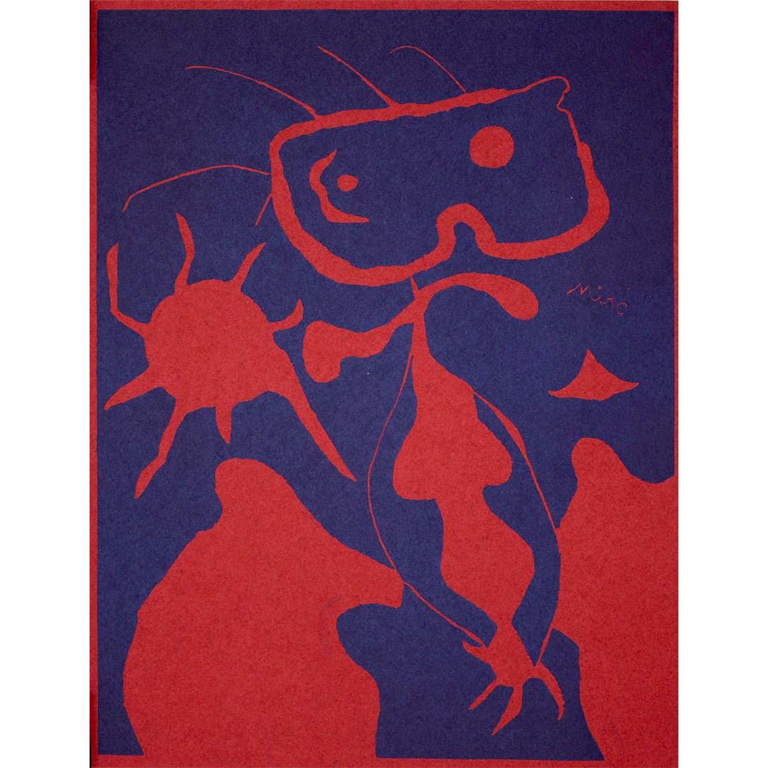 La gravure originale de 1959 de Joan Miró, intitulée "Composition bleu et rouge" et réalisée en 1938, est une pièce captivante présentée dans la célèbre publication d'art XXe Siècle. L'œuvre de Miró dans cette gravure met en évidence son style