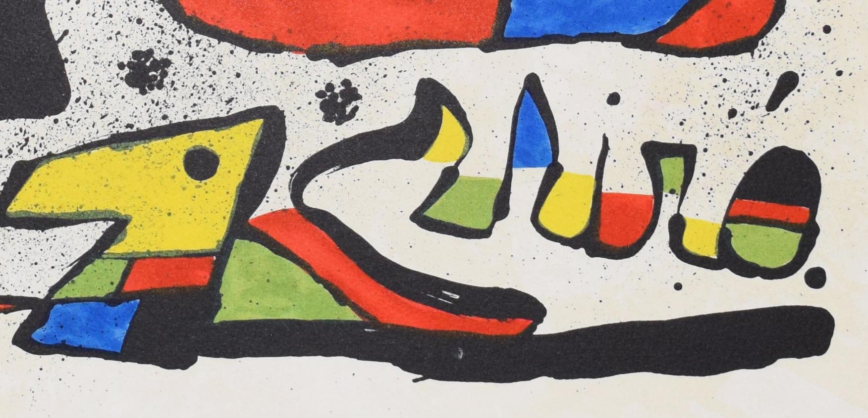 Perro y pájaro  Gos i ocell - Catalan Gaudi Hommage Español - Abstract Print Beige de Joan Miró