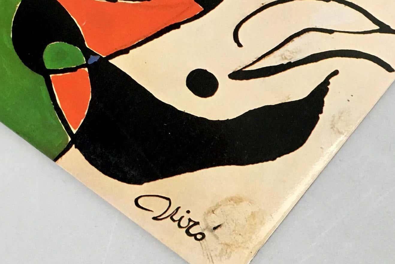 Joan Miró vinyl album art, 1979:
Raimon and Joan Miró were close friends that first collaborated on the 1966 album Cançons de la roda del temps. In 1979, Miró designed a cover for the album Quan la aigua queixa, including the name of Raimon in large