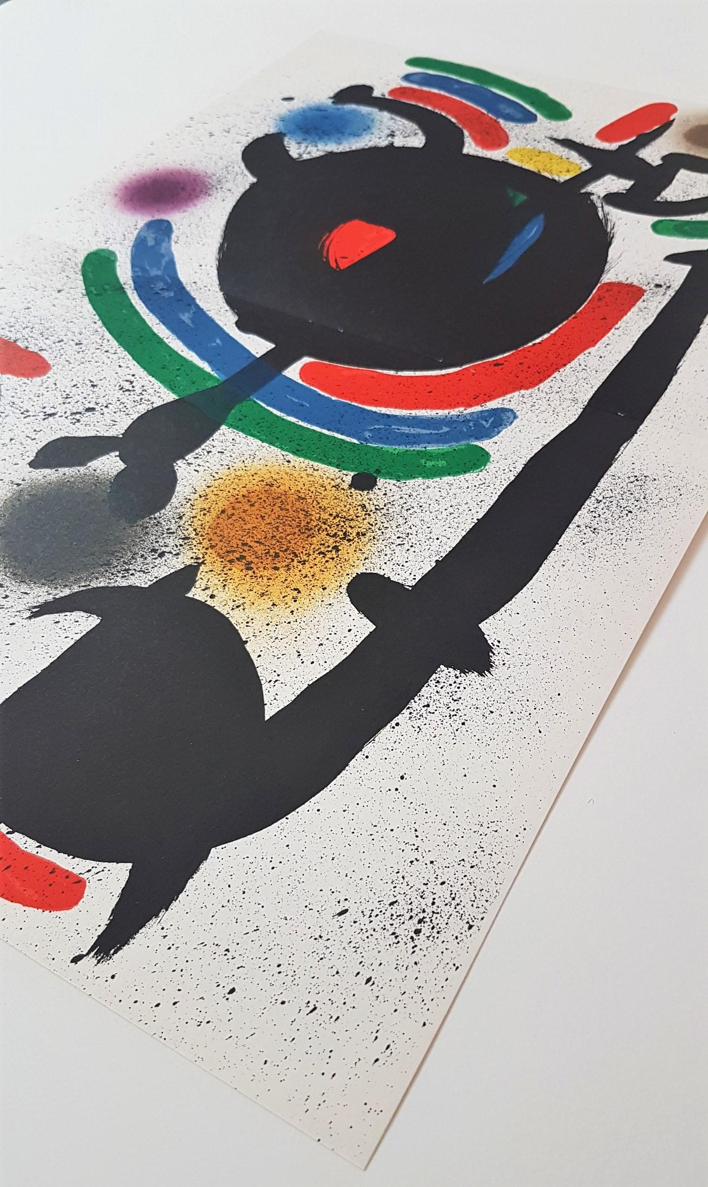 Joan Miró
Litografia originale X
Litografia a colori
Anno: 1975
Dimensioni: 25 × 9,6 pollici
Catalogo ragionato: Queneau, Miro Lithographe II, 1952-1963, p.39
Editore: Maeght Editeur, Parigi, Francia 
Con il foglio centrale come emesso
Verso: