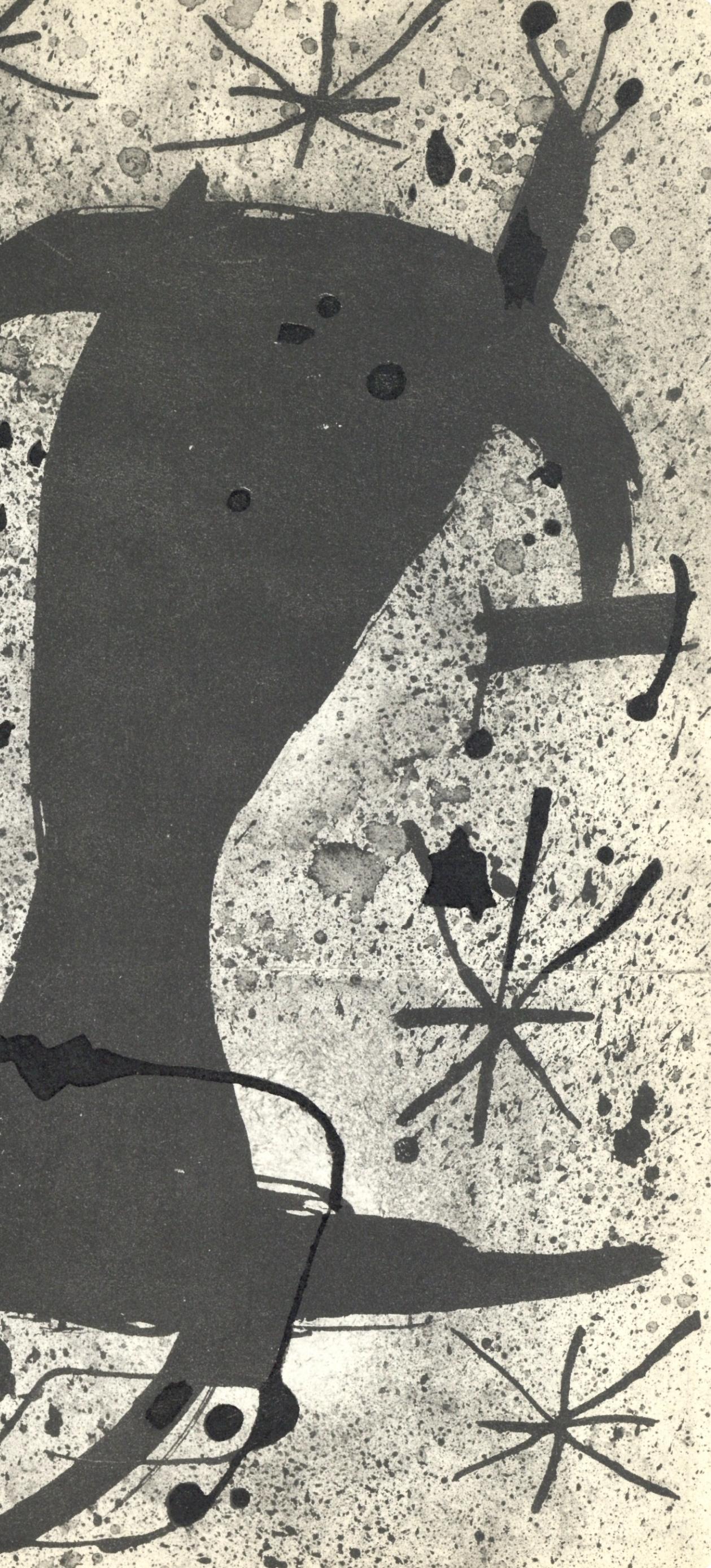 Miró, L'Oiseau solaire, L'Oiseau lunaire, Étincelles (C. 117; D. 447-48) (dopo) - Abstract Print Beige di Joan Miró