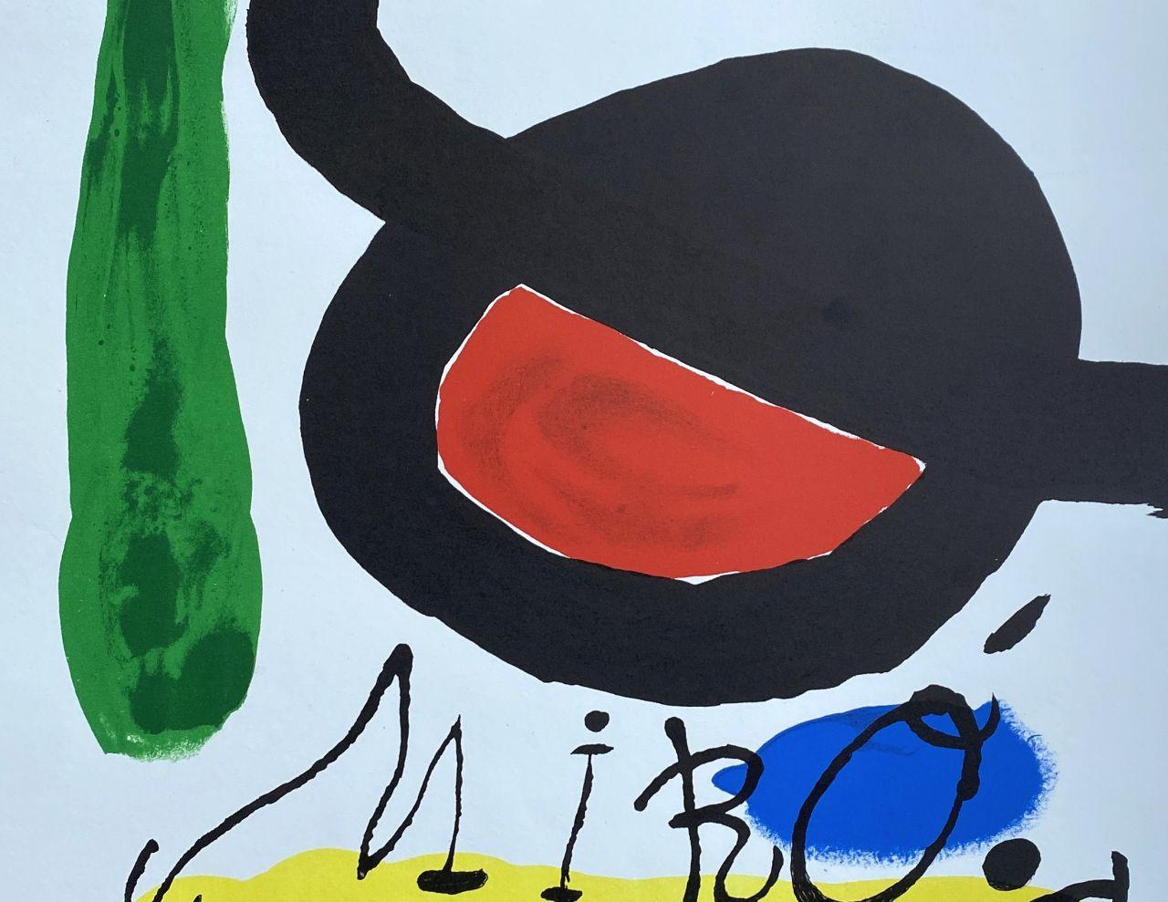Surrealist Bird - Colors Lithograph Signed in the Plate - 1971 - Gray Abstract Print by Joan Miró