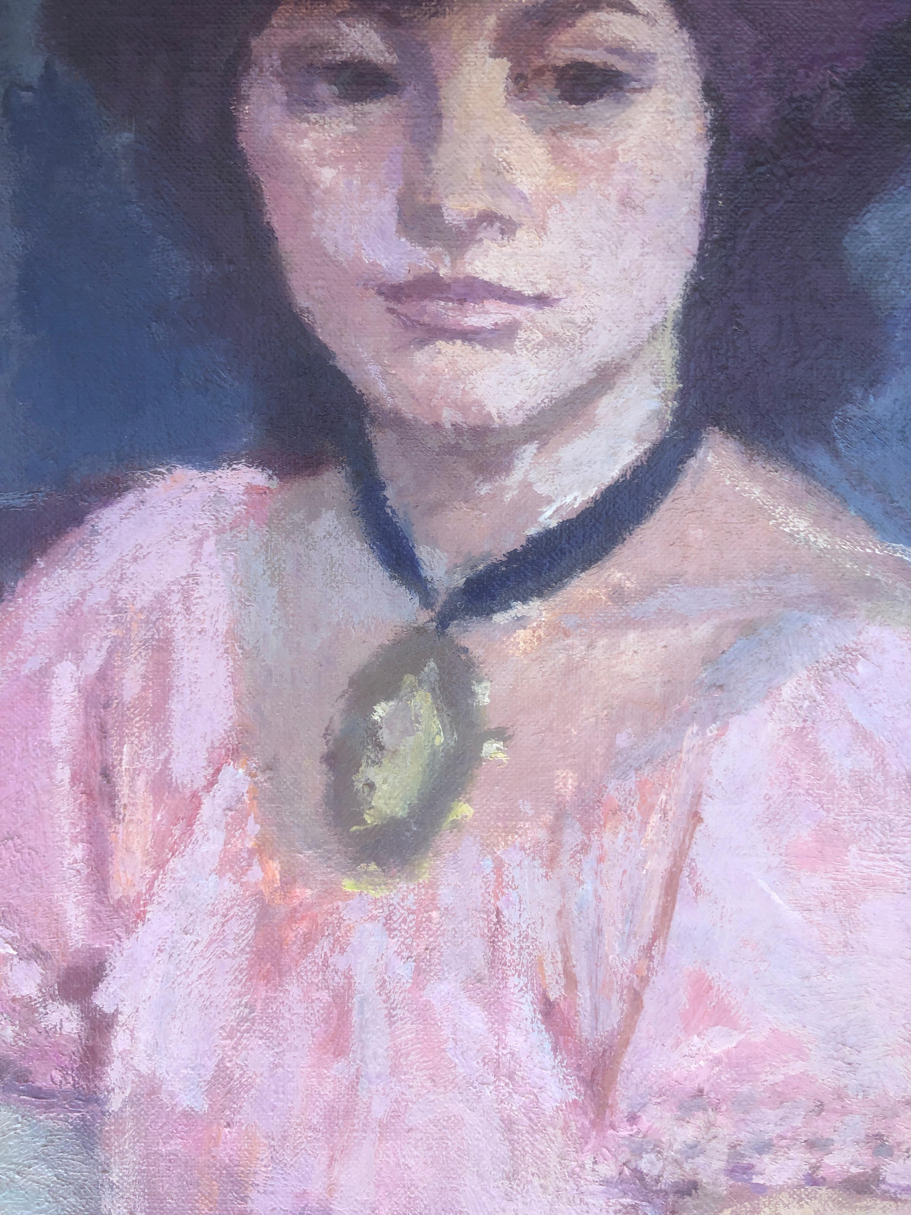 Joan Palet (1911 - 1996) - Donna in rosa - Olio su tela
L'olio misura 61x50 cm.
Dimensioni del telaio 67x56 cm.

Joan Palet nacque a Barcellona il 28 marzo 1911 in una famiglia di scultori e intagliatori di legno.

Inizia a frequentare l'ambiente