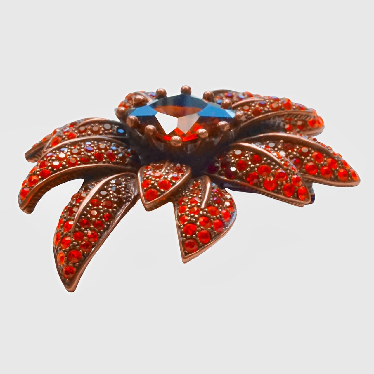Joan Rivers Broche fleur avec cristaux rouges et pierre de verre ambré en vente 1