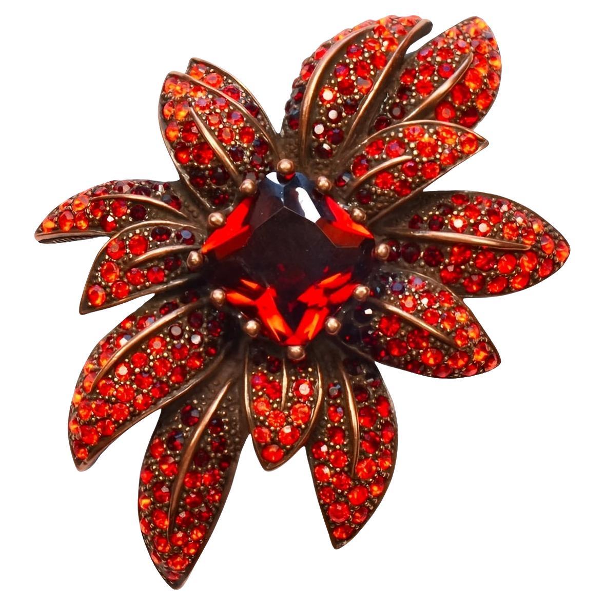 Joan Rivers Broche fleur avec cristaux rouges et pierre de verre ambré en vente