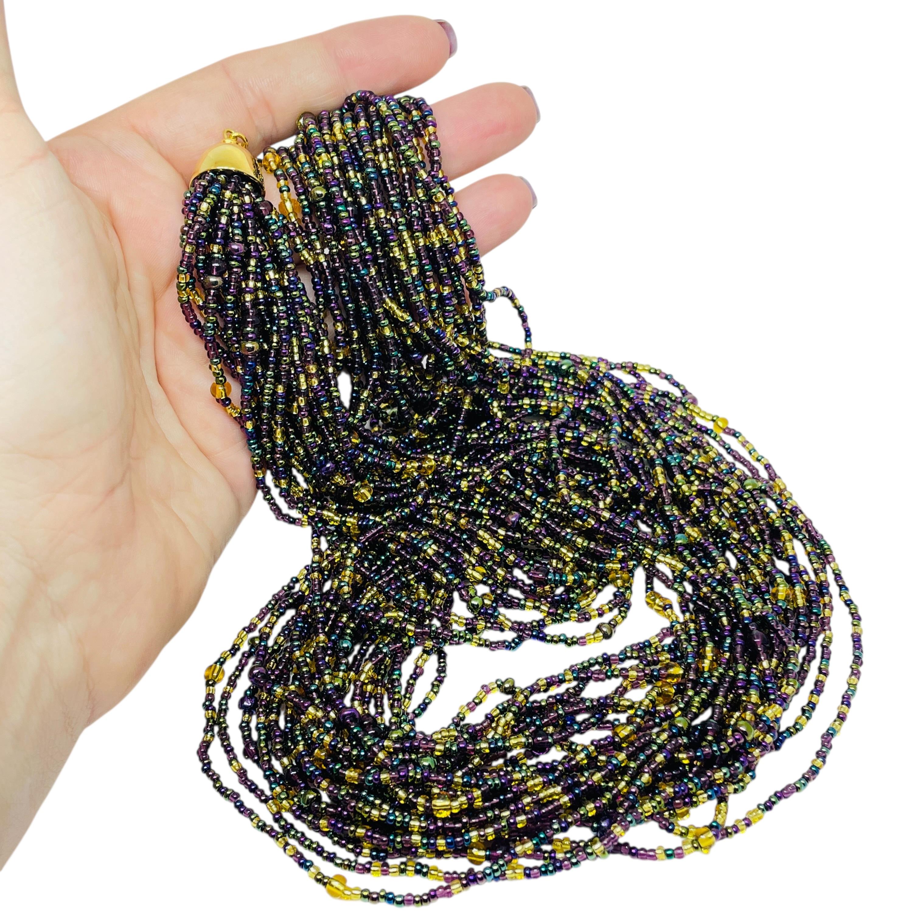 DETAILS

- • unterzeichnet JOAN RIVERS

- • goldfarben mit Glasperlen

- • Vintage-Designer-Halskette
 
MASSNAHMEN  

- • CONDIT

- •  sehr guter Vintage-Zustand mit minimalen Gebrauchsspuren 

 Sku 56

❤️❤️   VINTAGE-DESIGNER-SCHMUCK   ❤️❤️

❤️❤️ 