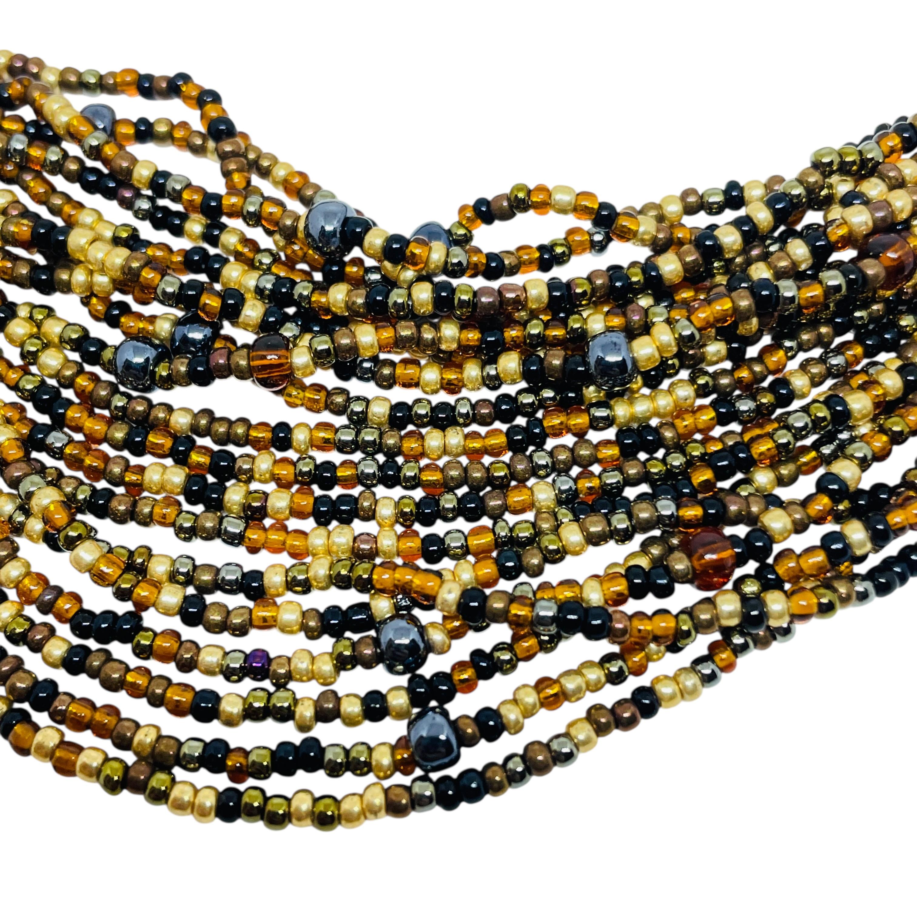 Collana firmata JOAN RIVERS con perle di vetro d'epoca in tonalità oro a più fili in vendita 1