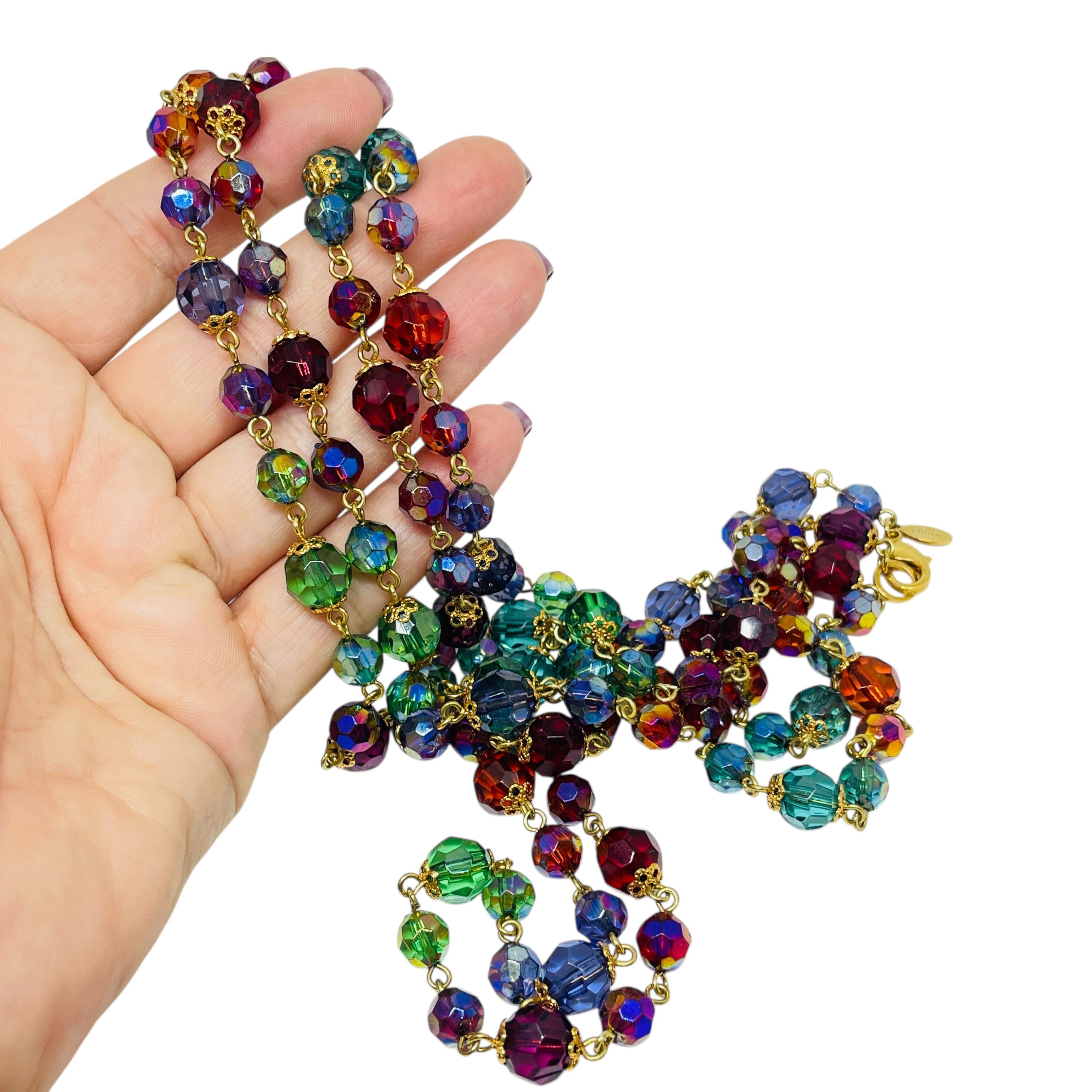 DETAILS

- • unterzeichnet JOAN RIVERS

- • goldfarben mit Glasperlen

- • Vintage-Designer-Halskette
 
MASSNAHMEN  

- • CONDIT

- •  sehr guter Vintage-Zustand mit minimalen Gebrauchsspuren 

 Sku 56

❤️❤️   VINTAGE-DESIGNER-SCHMUCK   ❤️❤️

❤️❤️ 