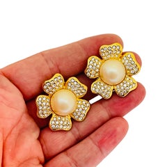 JOAN RIVERS signed vintage gold tone glass pearl flower signer clip on earrings