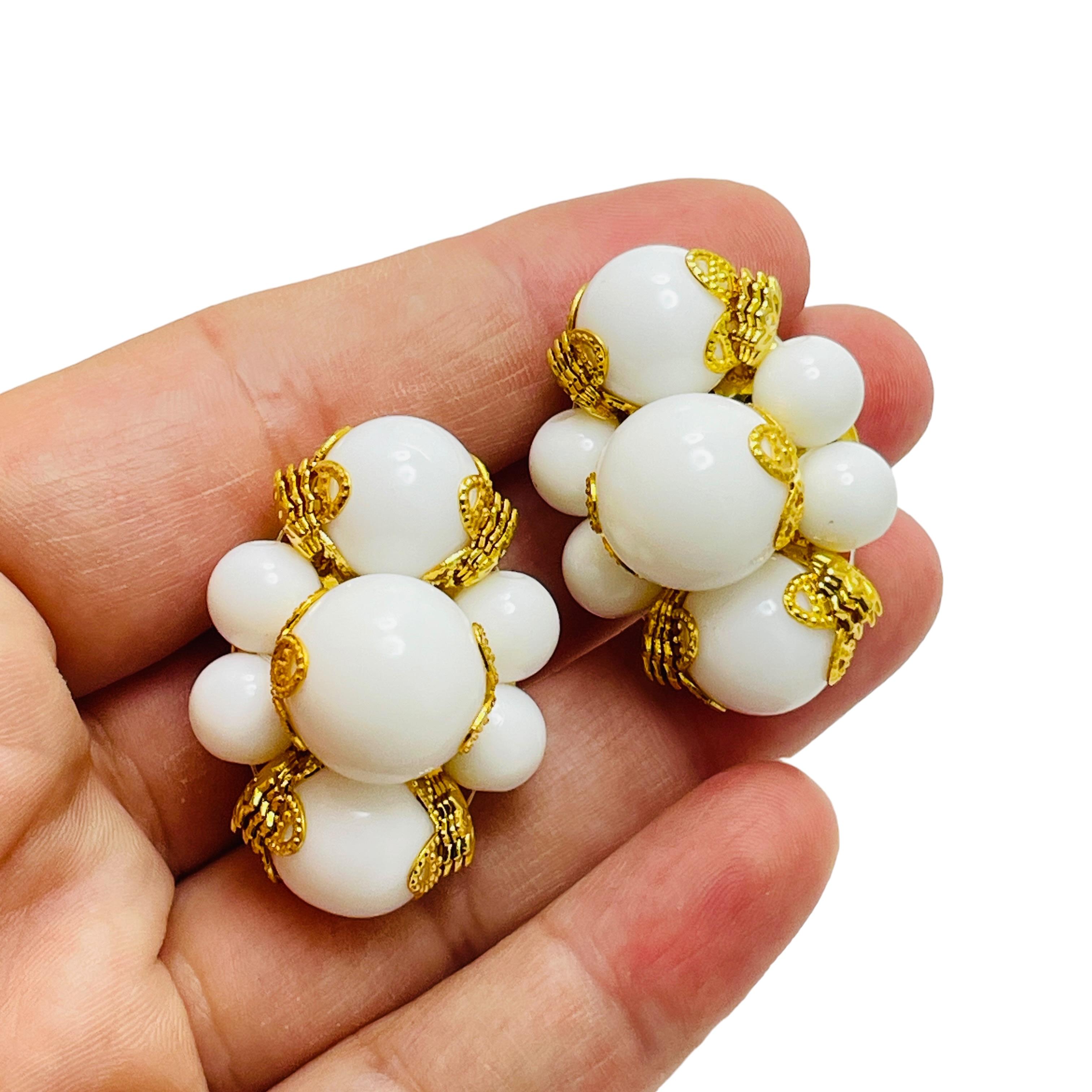 Women's JOAN RIVERS signed vintage gold white cluster designer clip on earrings