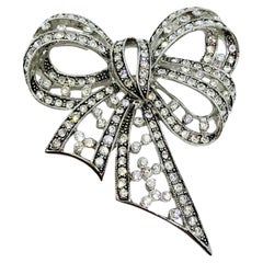 JOAN RIVERS signed vintage silver tone rhinestones designer bow brooch