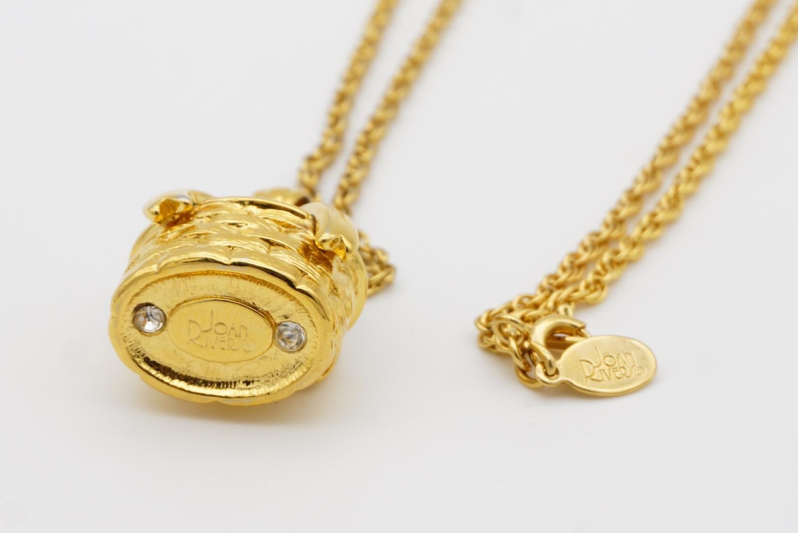 Joan Rivers, collier long avec pendentif présent en forme de panier en verre bleu vintage 5