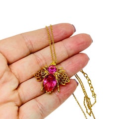 JOAN RIVERS vintage gold tone pink crystal bee pendant necklace
