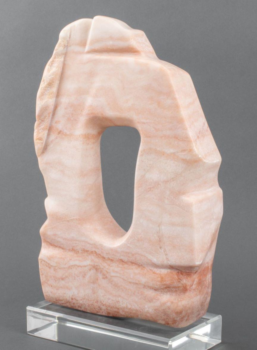 Joan Shapiro Moderne abstrakte Alabaster-Skulptur im Angebot 1