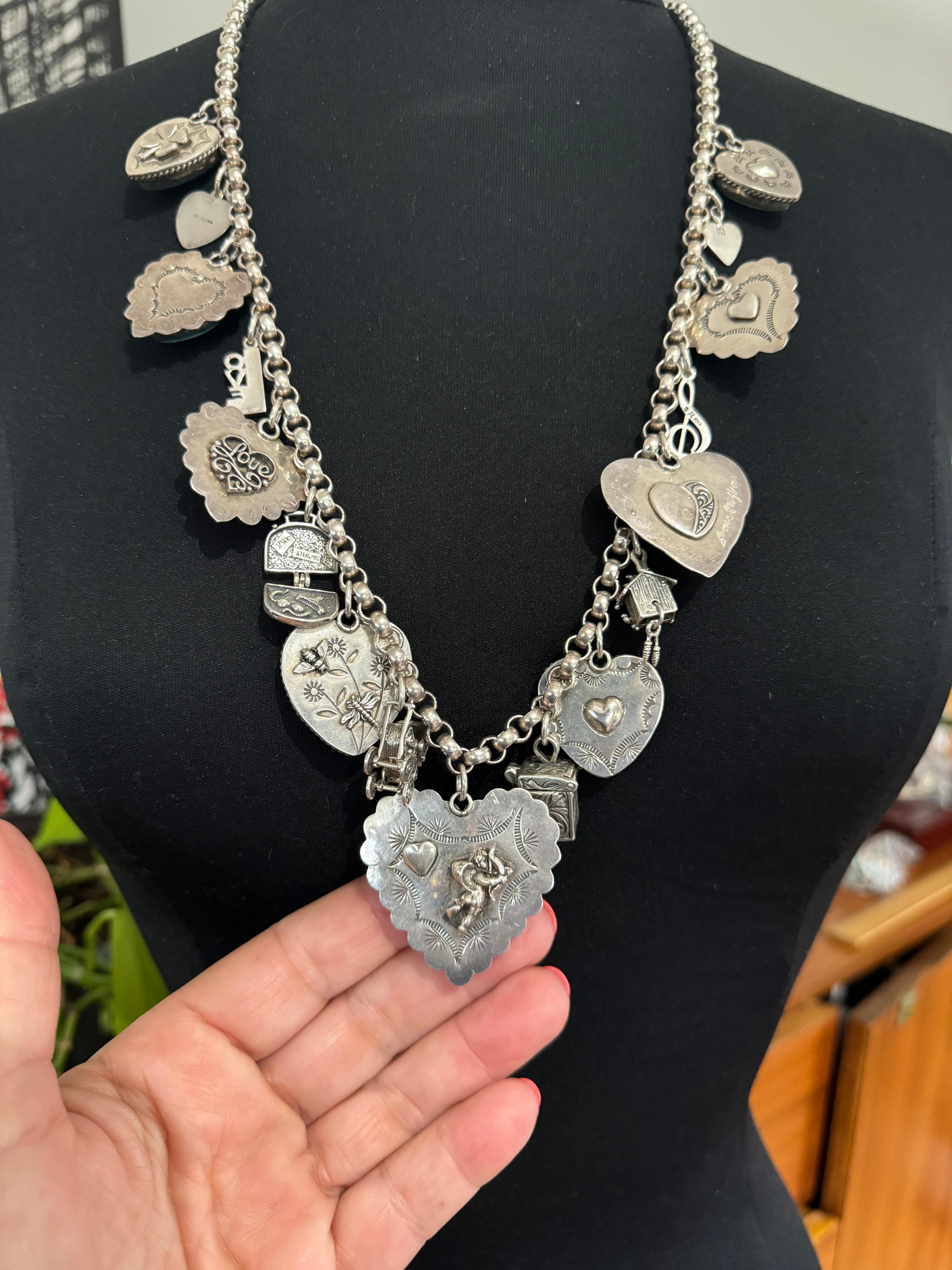 Joan Slifka Collar Encanto Corazón Multipiedra Doble Cara Plata de Ley en venta 2