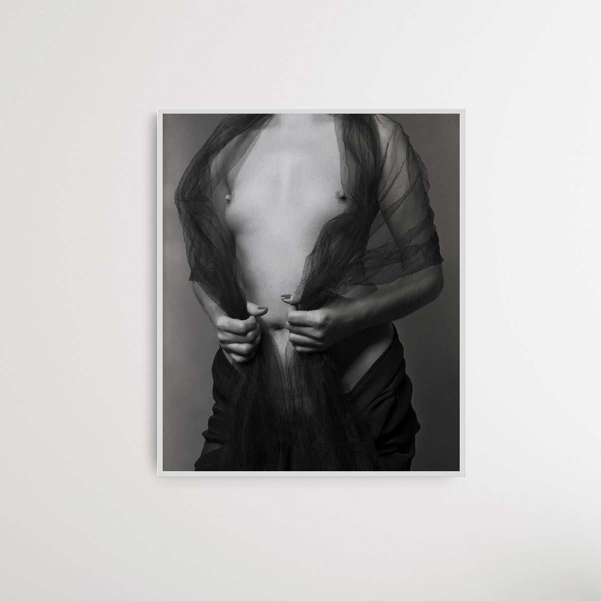 Silesische Ulissee – Schwarz-Weiß-Fotografie, figürlich, nackt, polnische Künstlerin im Angebot 1
