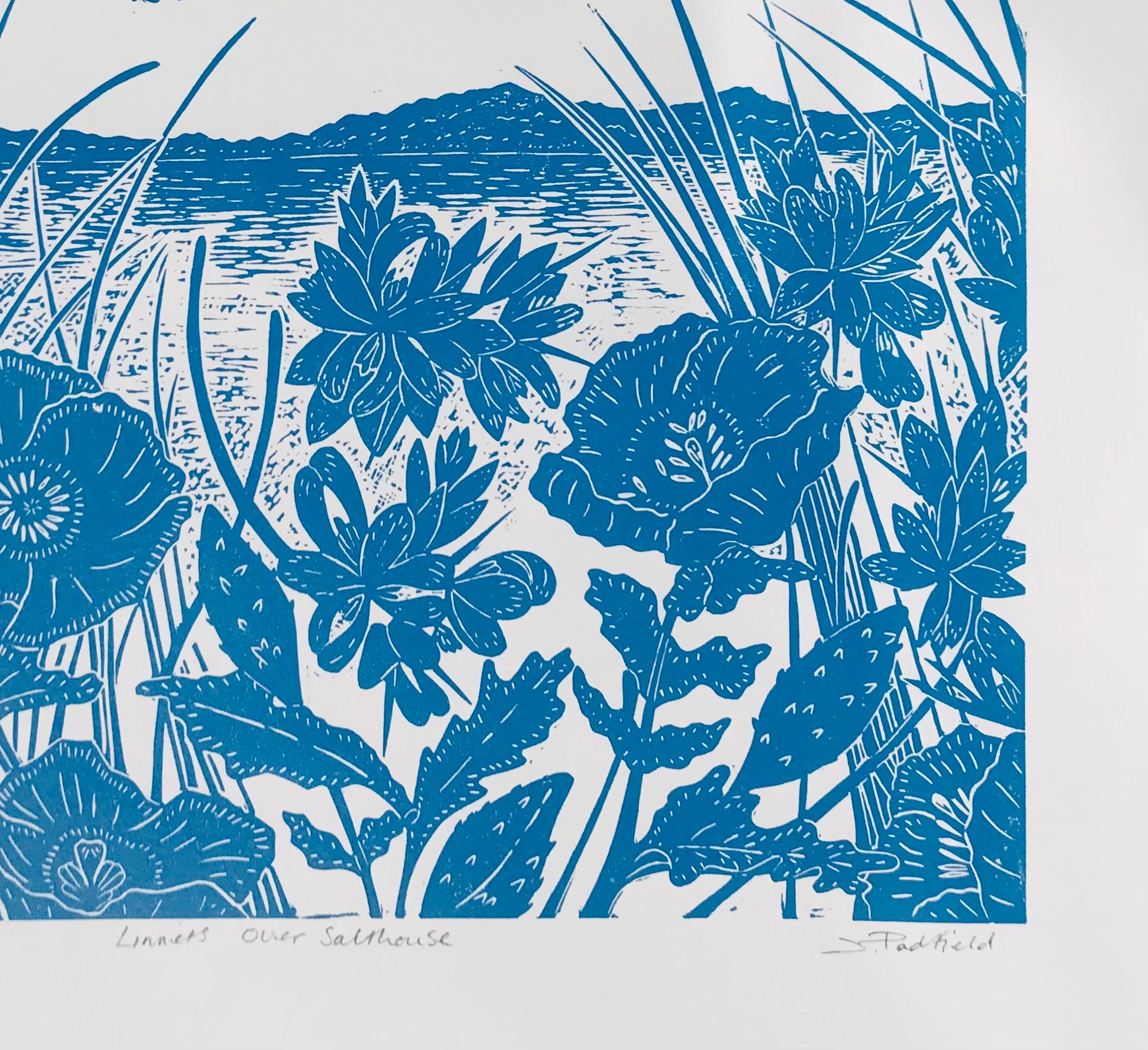 Linnets über Salthouse von Joanna Padfield, Druck in limitierter Auflage, Vögel (Grau), Landscape Print, von Joanna Padfield 