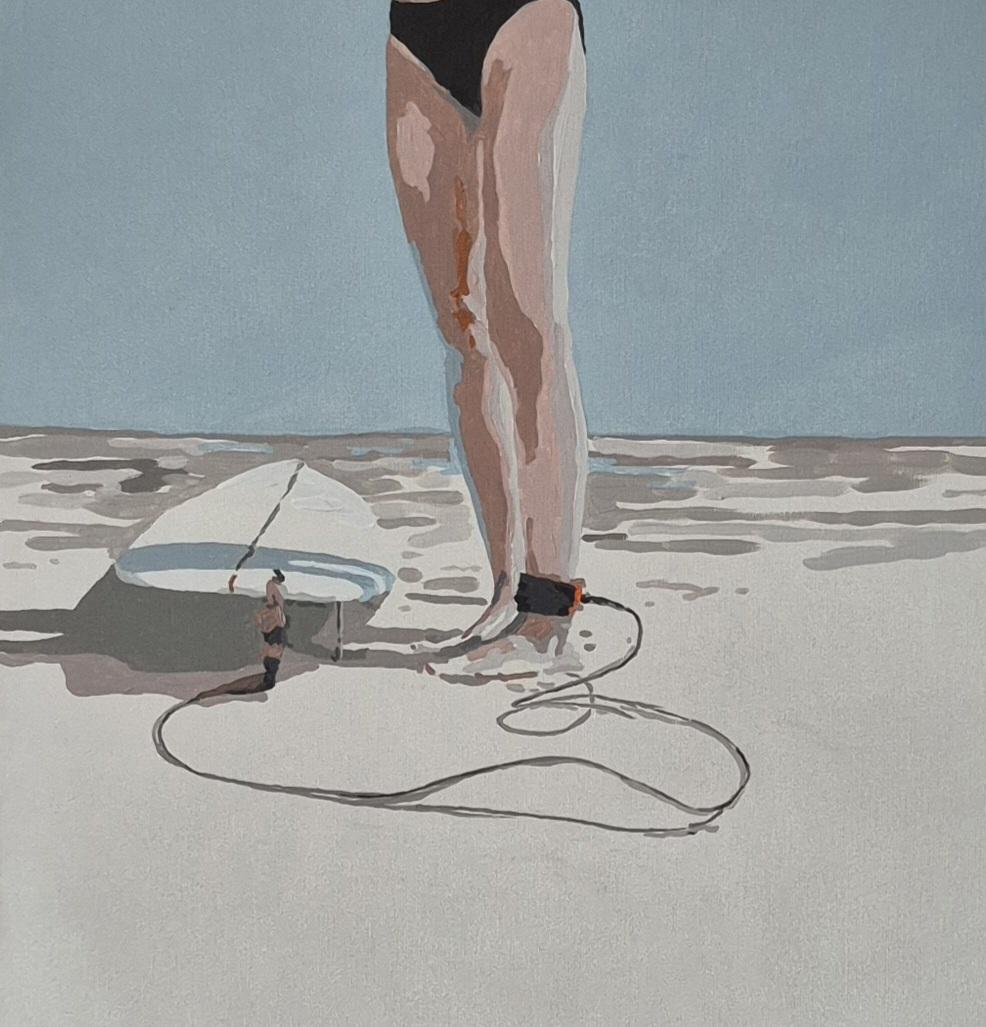 Peinture figurative contemporaine à l'acrylique sur toile de l'artiste polonaise Joanna Woyda. La peinture est minimaliste, dans un style pop art. L'œuvre d'art représente un transat sur une plage. Les couleurs sont le bleu et le beige. L'œuvre