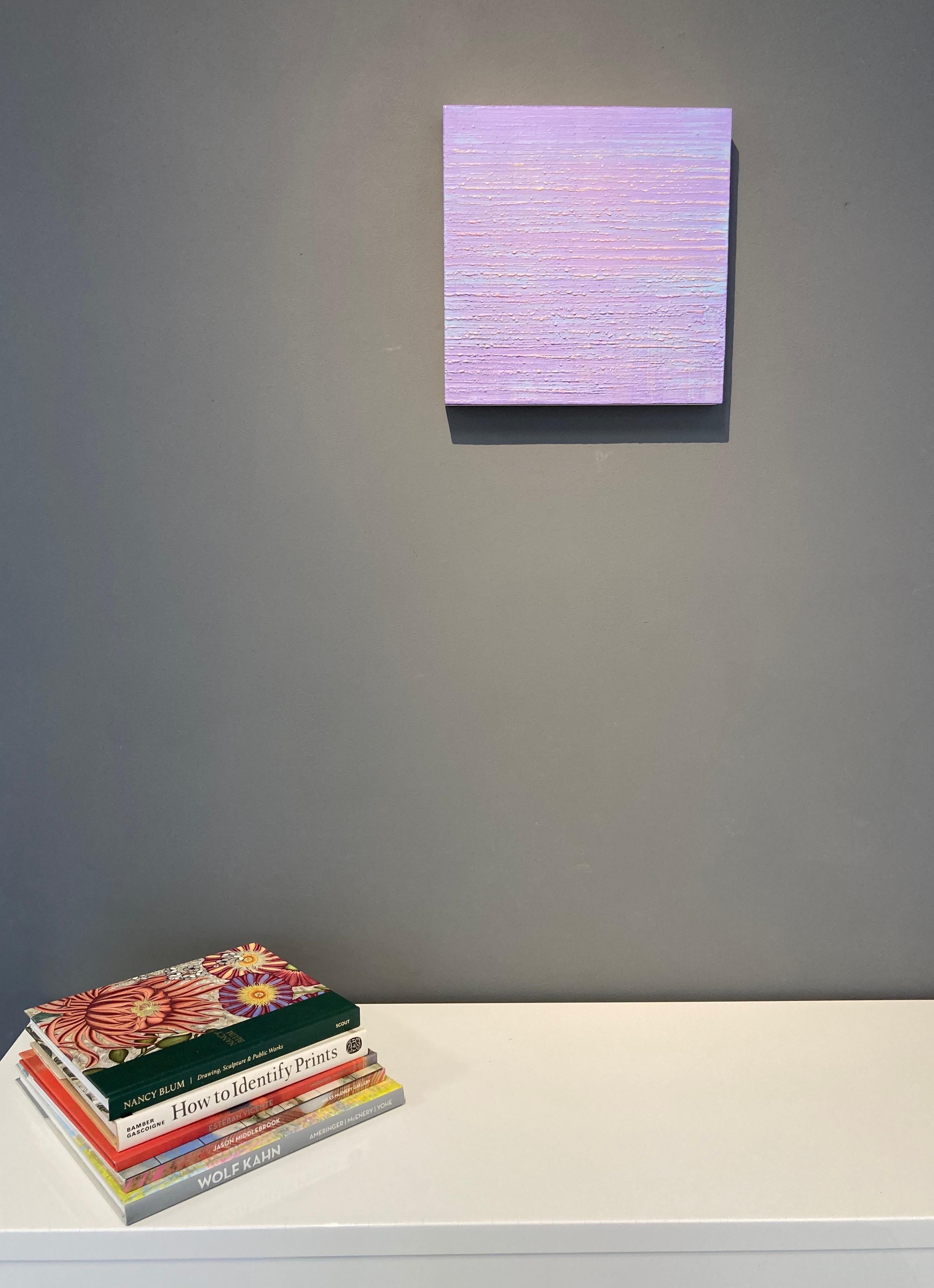 Via della Seta 259, Pittura astratta ad encausto Lilla, Porpora e Blu cielo - Painting Contemporaneo di Joanne Mattera