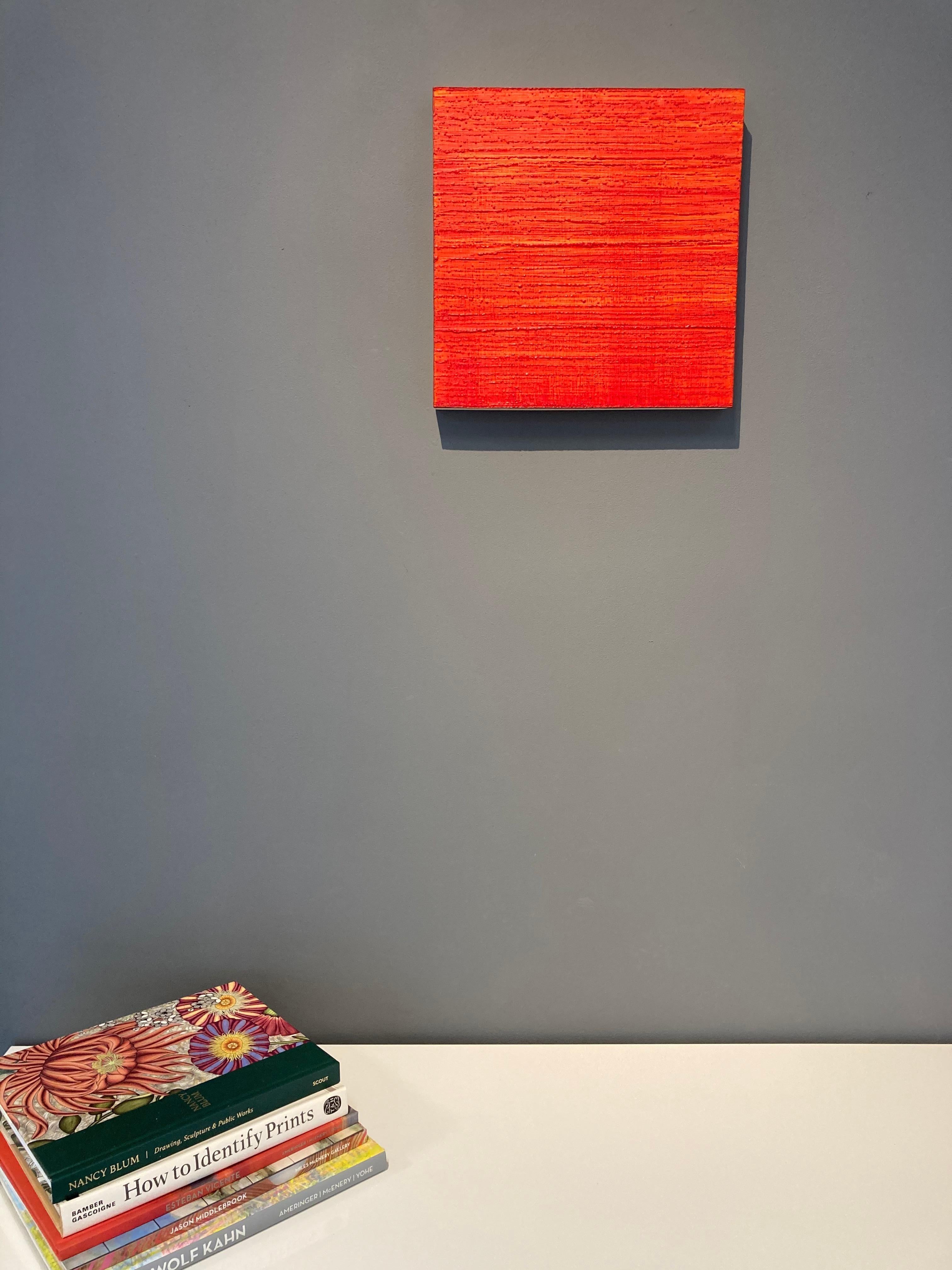Ruta de la Seda 278, Pintura Encáustica Cuadrada de Color Rojo Carmesí Brillante en venta 8