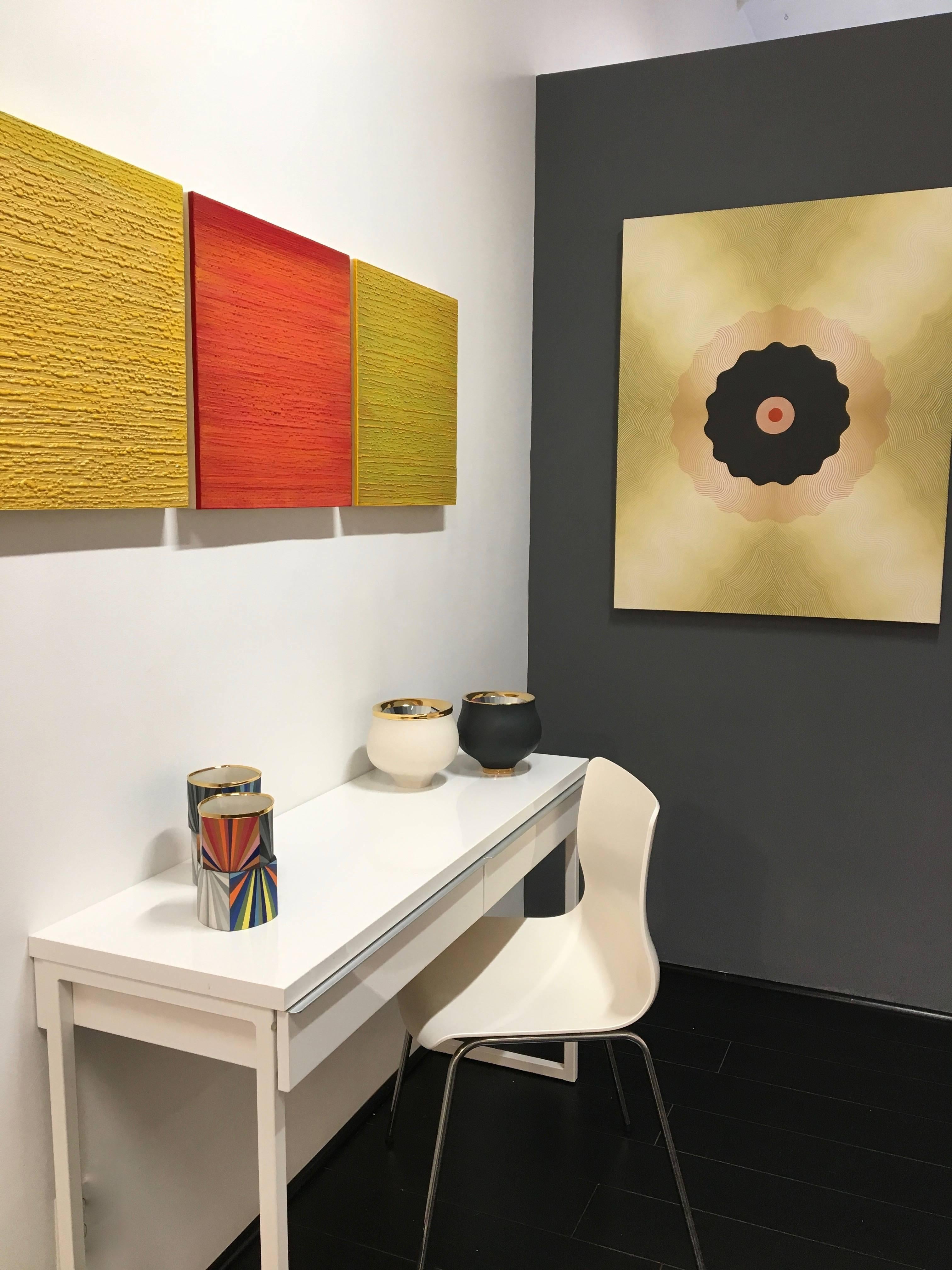 Ruta de la Seda 413, Pintura Cuadrada de Campo de Color, Amarillo Brillante Limón Dorado en venta 3