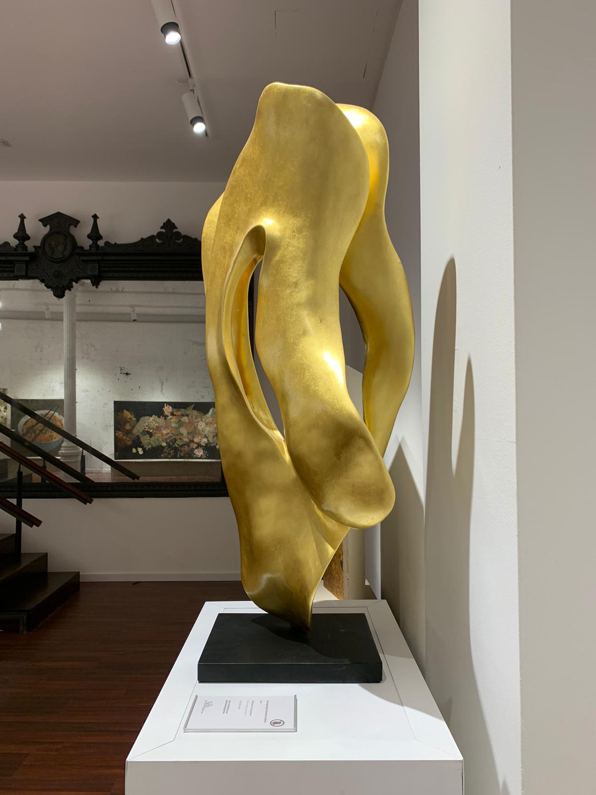 Mahogany roots with gold leaf

The Ingravidesa Sculpture Alliance is formed by an international group of sculptors and designers who collaborate to create abstract sculpture inspired by nature. They often work together for months on monumental