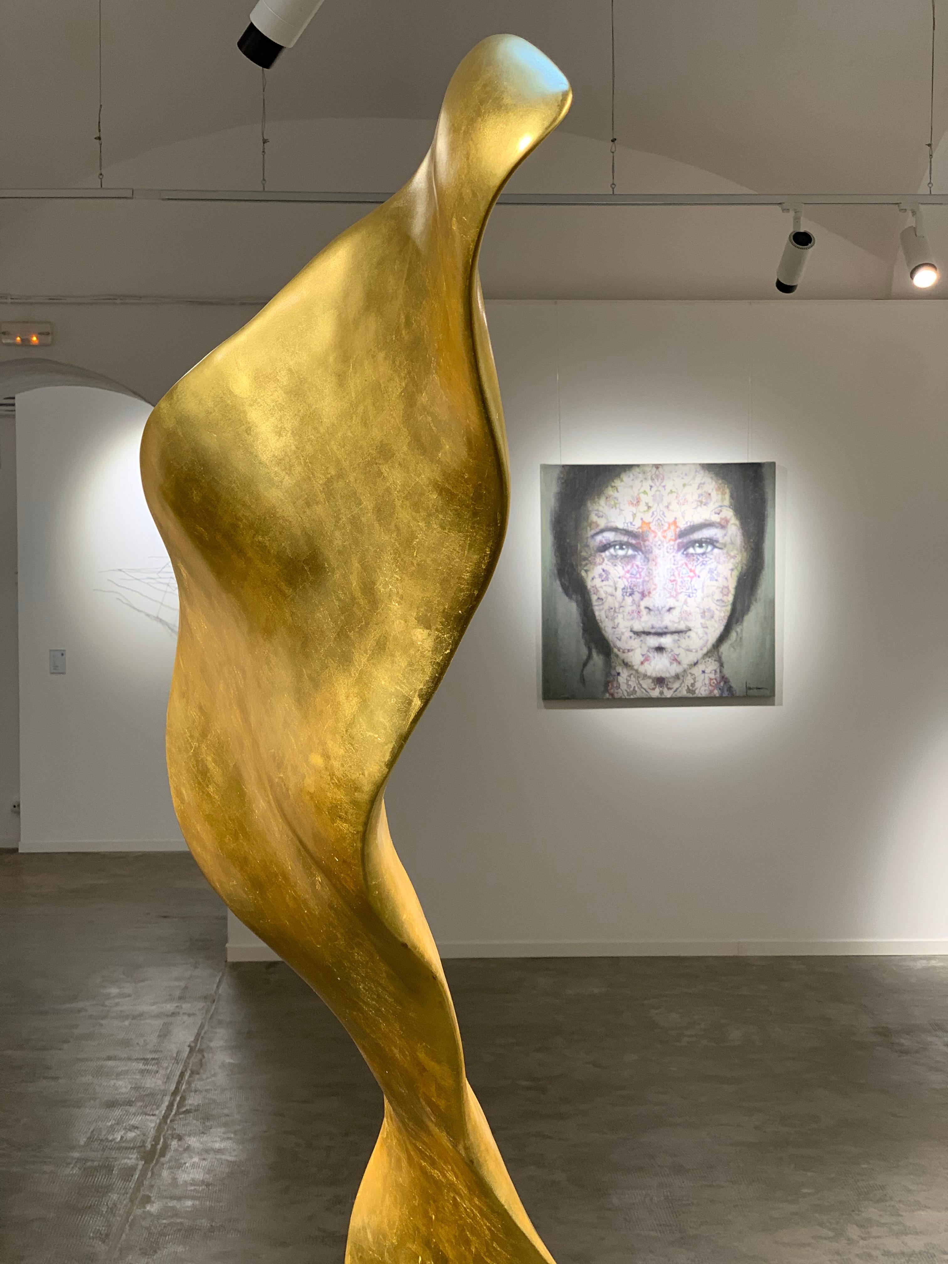 Golden Flame - 21e siècle, Contemporain, Sculpture abstraite, Roots, Feuille d'or en vente 2