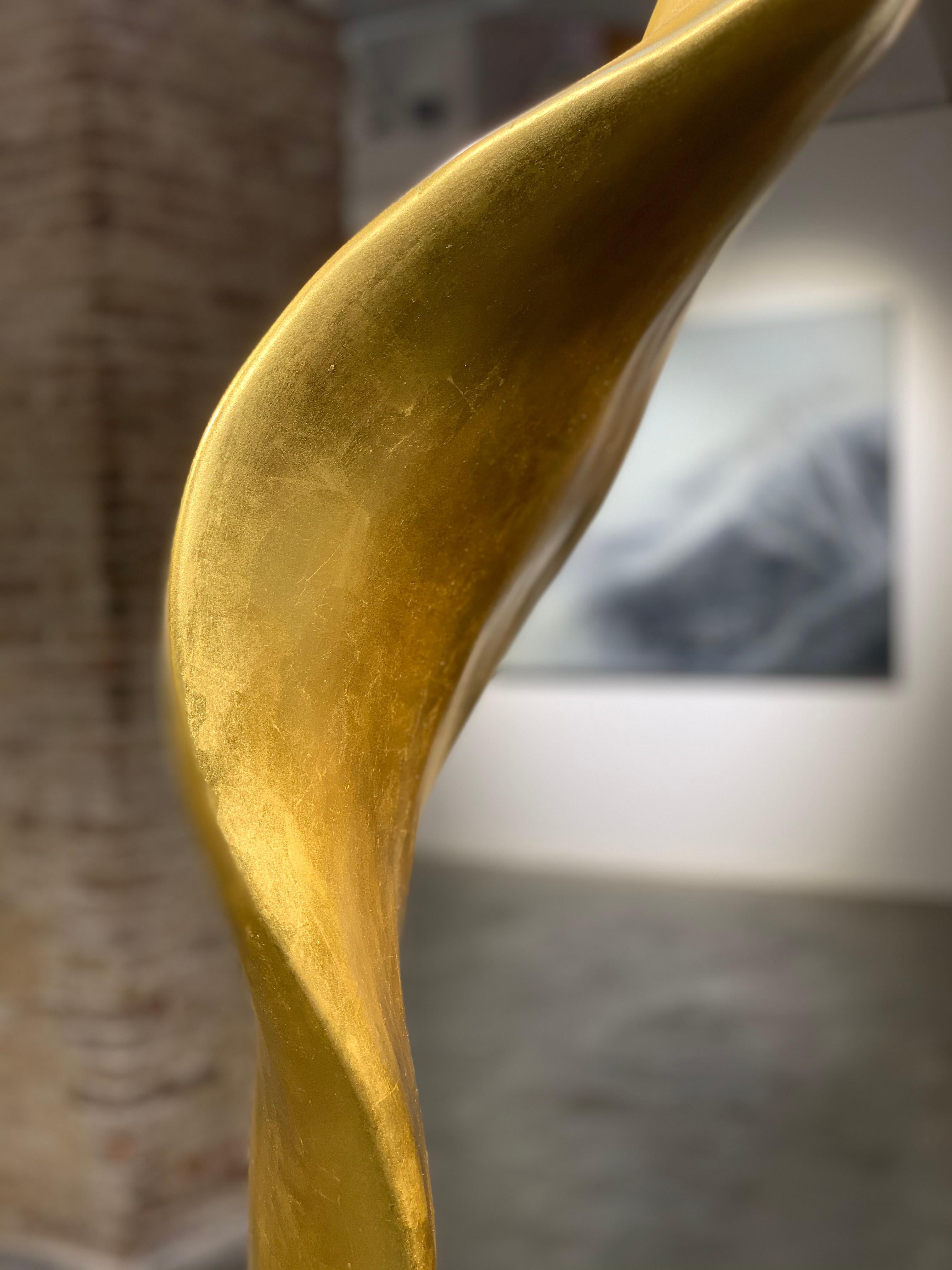 Golden Flame - 21e siècle, Contemporain, Sculpture abstraite, Roots, Feuille d'or en vente 9
