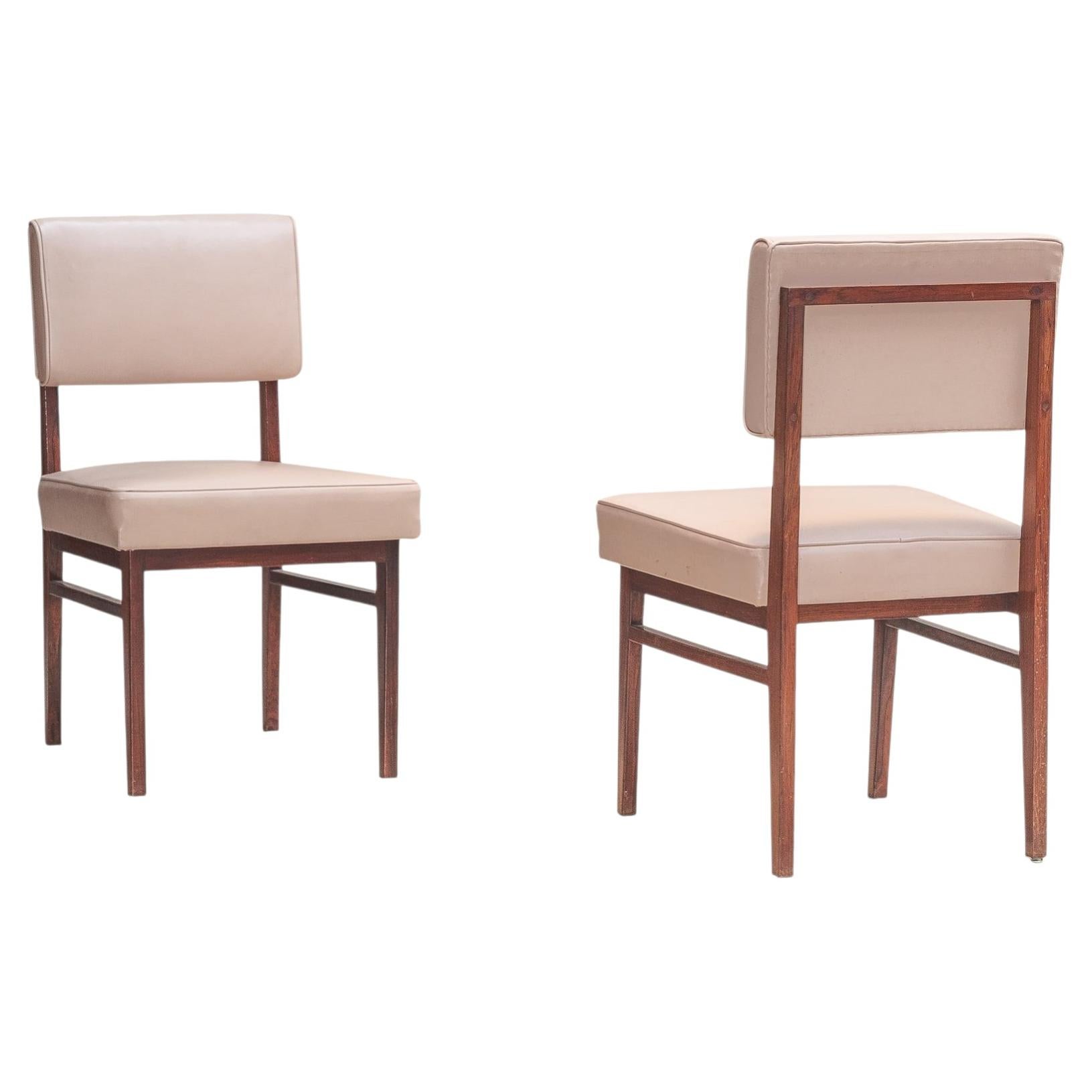 Joaquim Tenreiro : ensemble de 8 chaises en bois massif. Laubisch & Hirth. Années 1940 / 1950