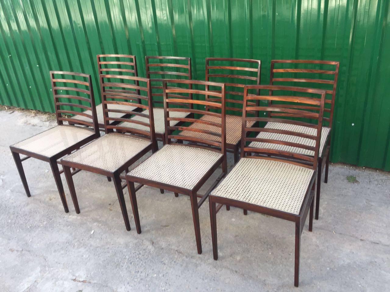 Joaquim Tenreiro Eight Chairs with H-Base Frame Jacaranda Rosewood and Cane Seat In Good Condition For Sale In Sao Paulo, SP