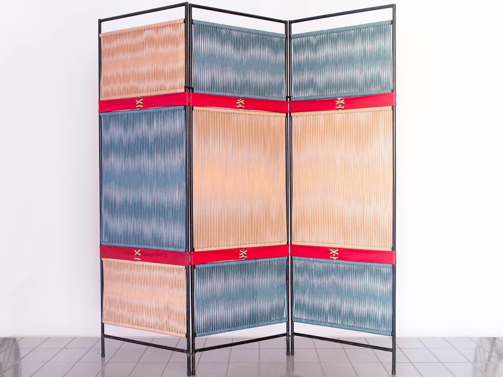 1950s Folding Screen in Iron and Cotton Cords by Joaquim Tenreiro, Brazil Modern In Good Condition In Sao Paulo, SP
