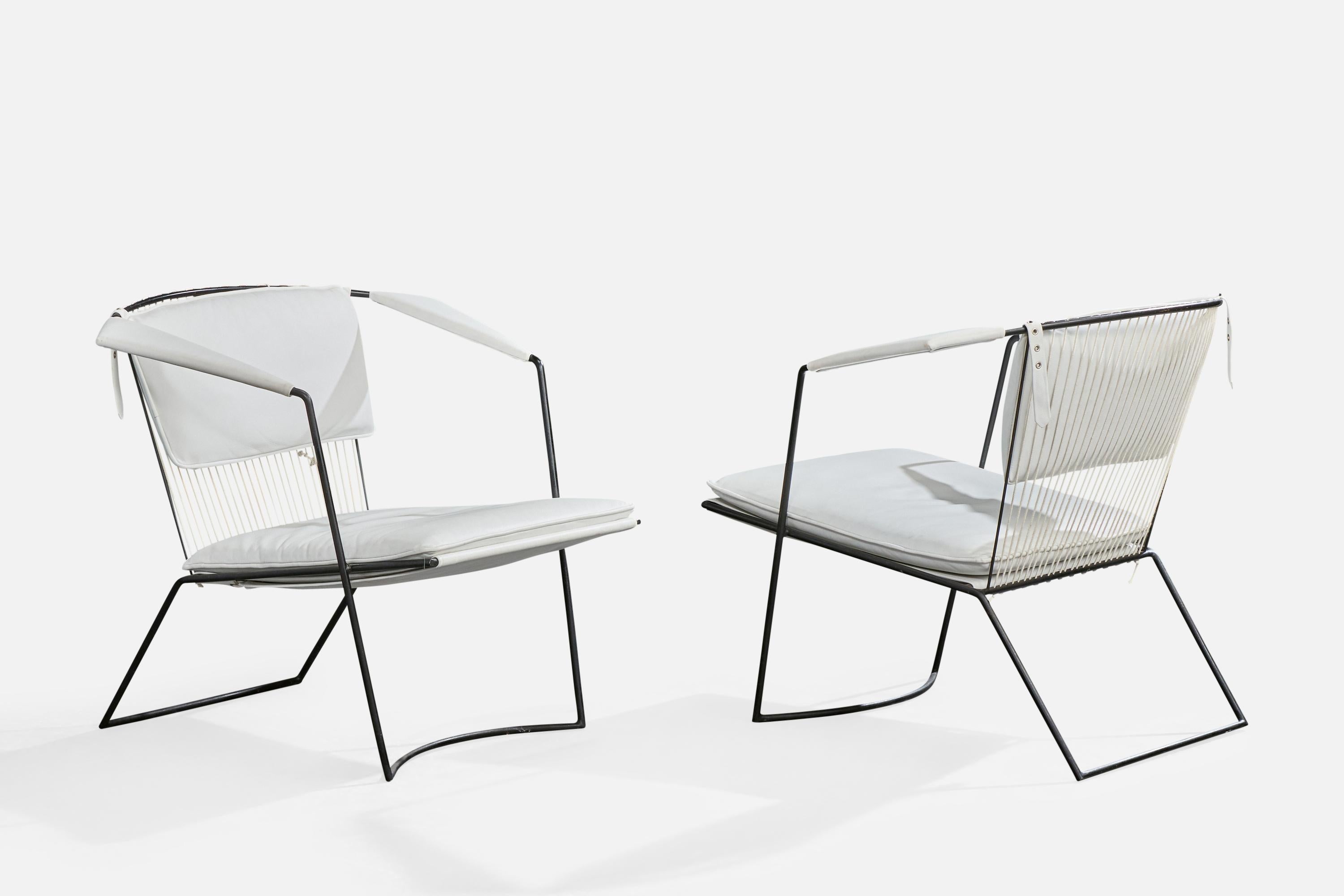 Joaquim Tenreiro, Lounge-Stühle, Eisen, Vinyl, Corde, Brasilien, 1950er Jahre (Moderne der Mitte des Jahrhunderts) im Angebot