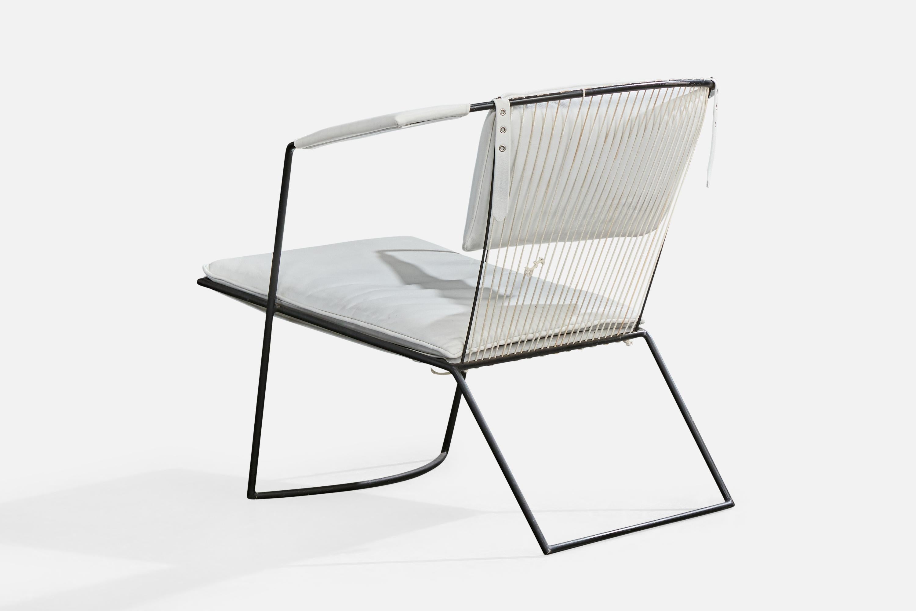 Joaquim Tenreiro, Lounge-Stühle, Eisen, Vinyl, Corde, Brasilien, 1950er Jahre (Mitte des 20. Jahrhunderts) im Angebot