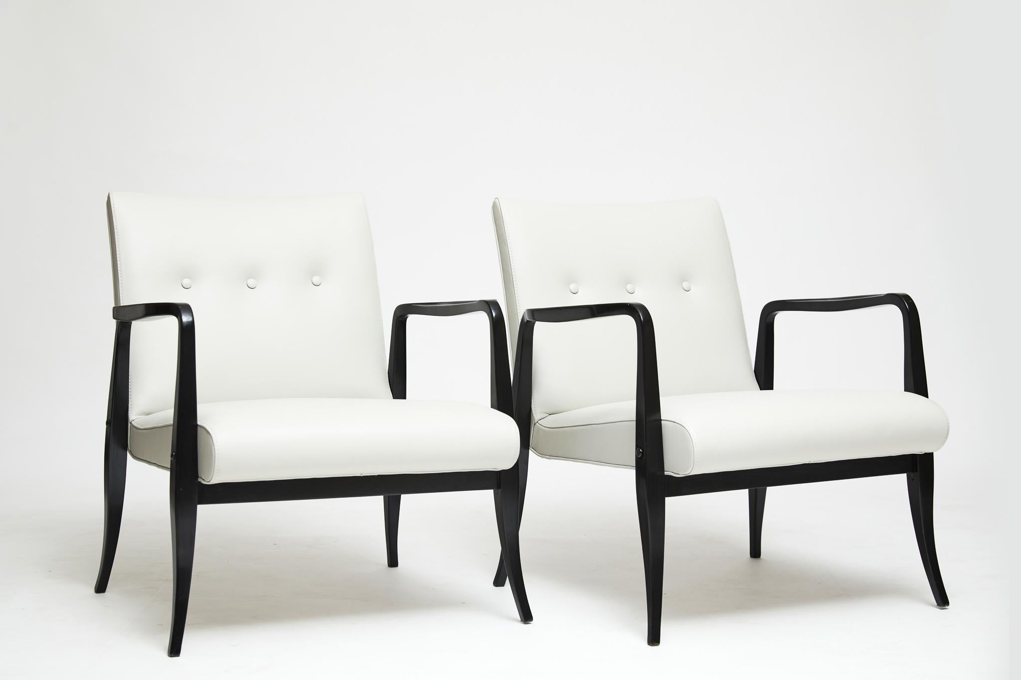 Moderne Sessel aus Hartholz und weißem Leder aus der Mitte des Jahrhunderts. Joaquim Tenreiro, Brasilien im Angebot 2