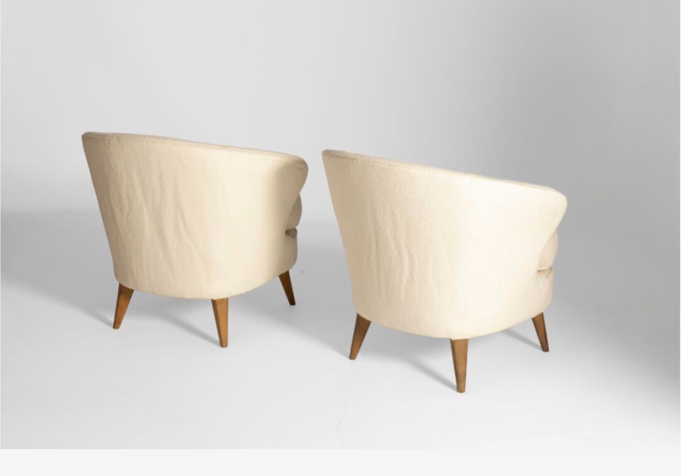 Mid-Century Modern Joaquim Tenreiro, Paire de fauteuils « Concha », bois massif et tissu, vers 1955 en vente