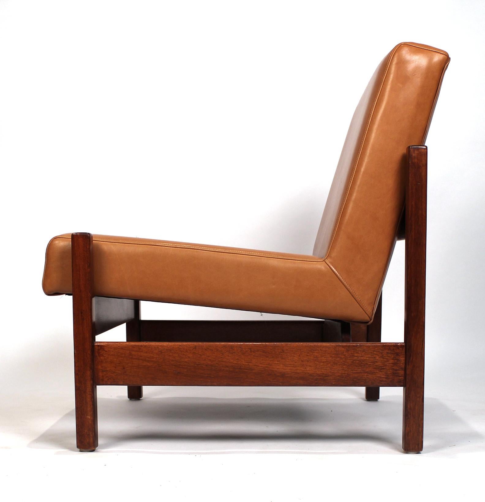 Mid-20th Century Joaquim Tenreiro Style Peroba Lounge Chairs in leather for Knoll & Forma Brazil