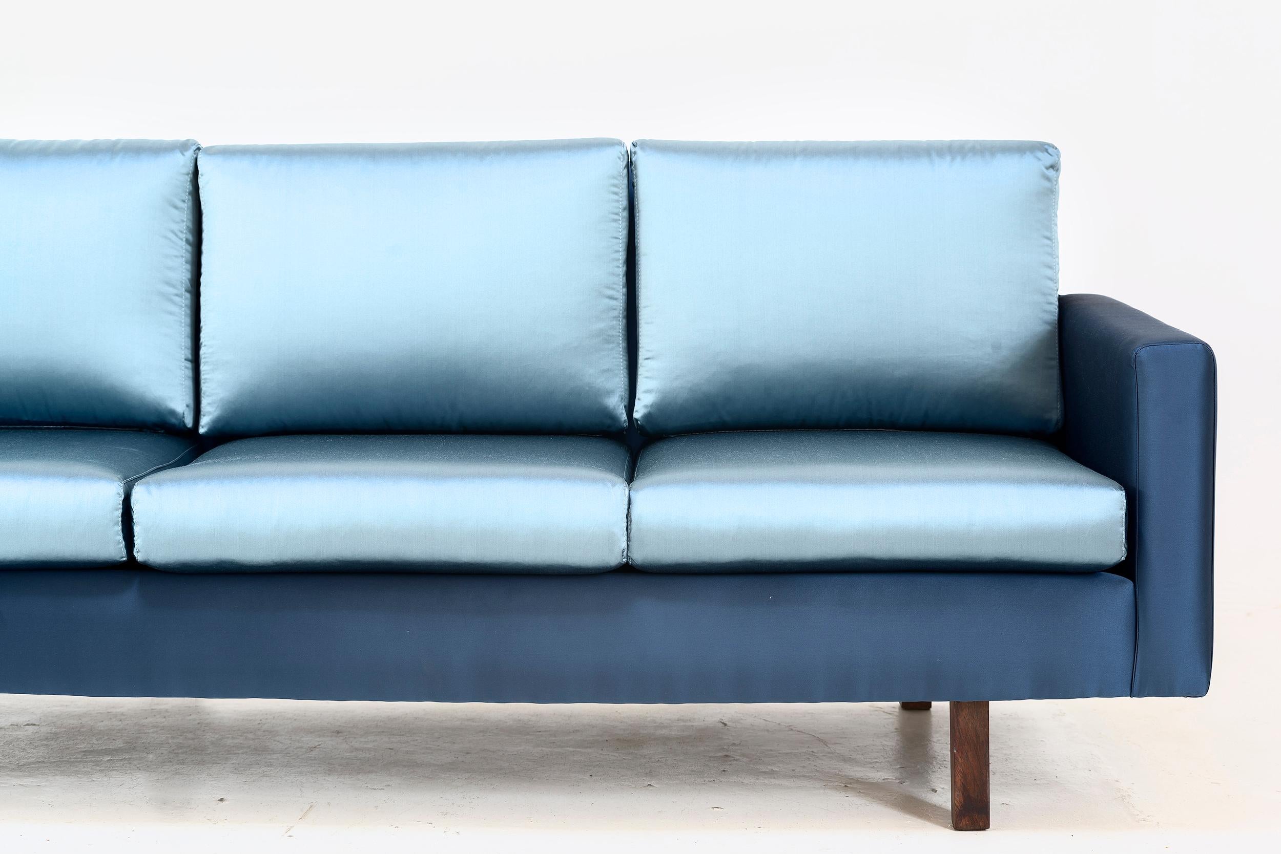 Joaquim Tenreiro Three-Seat Sofa, Brazil, 1954 In Good Condition For Sale In Barcelona, ES