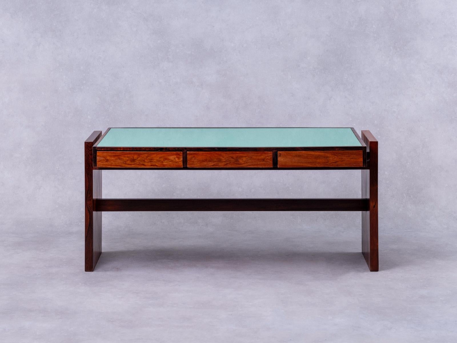 Brazilian Joaquim Tenreiro, Writing Desk in Rosewood for Bloch Editores, 1960s, Brazil For Sale