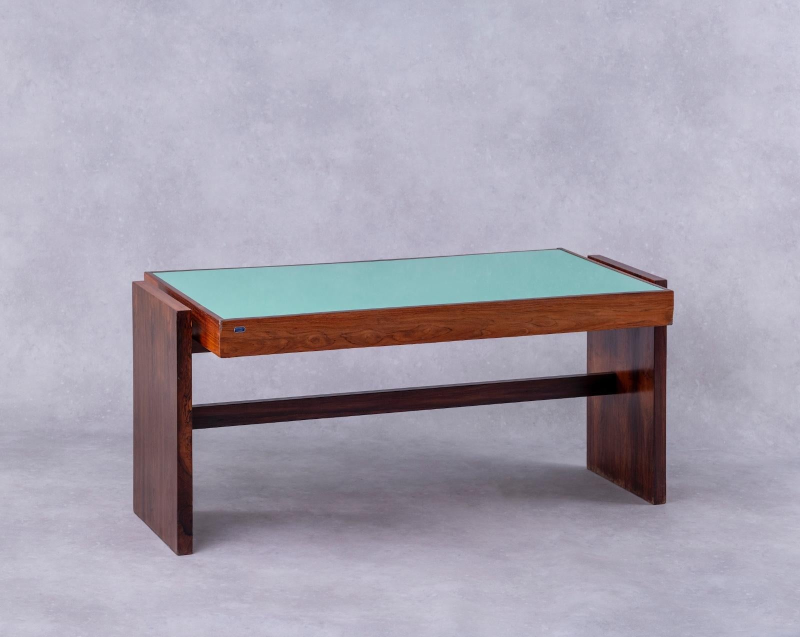 Joaquim Tenreiro, Writing Desk in Rosewood for Bloch Editores, 1960s, Brazil In Good Condition For Sale In Amsterdam, NL
