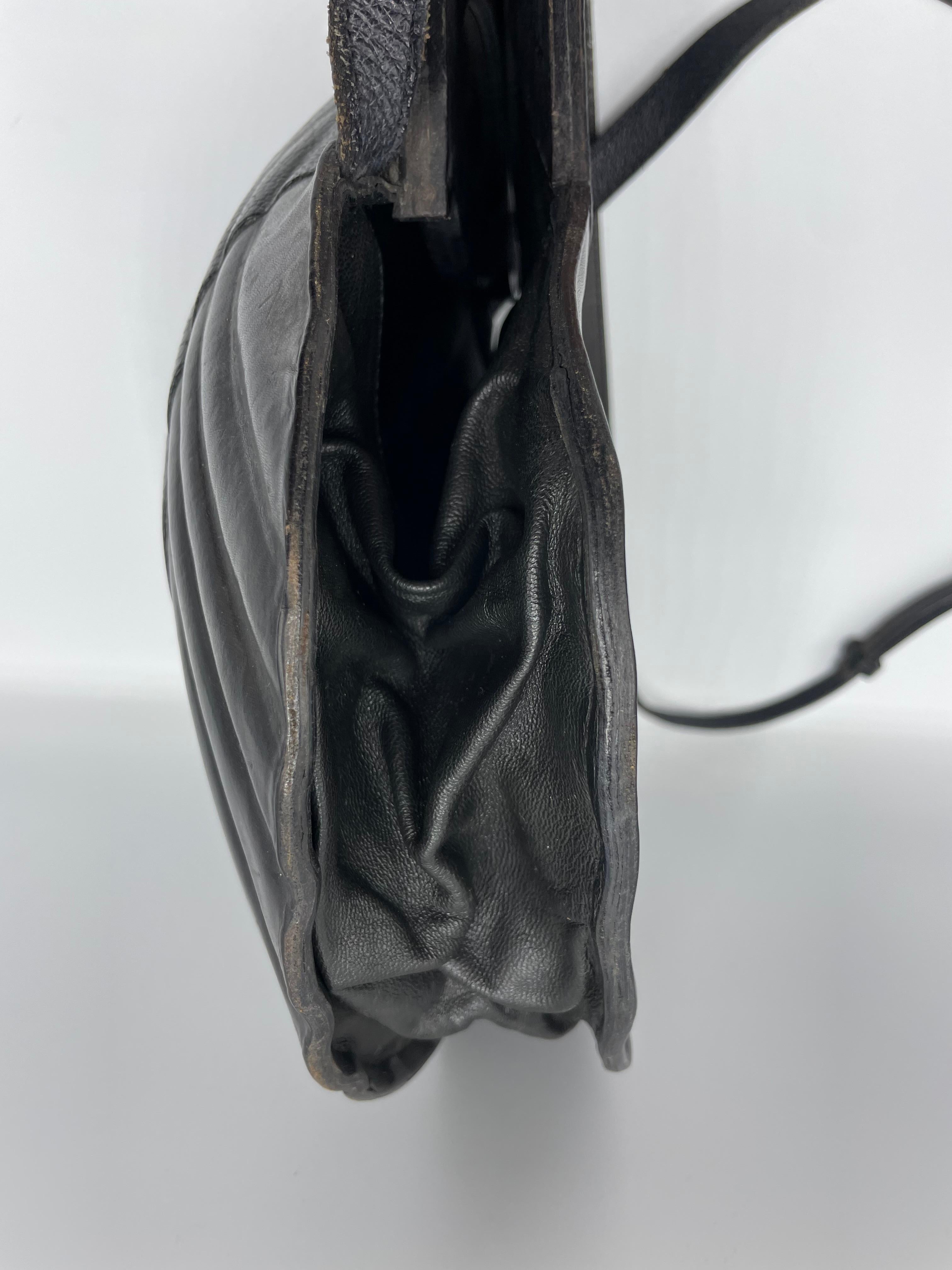 Black Joaquin Olivier for Tabatà Scallops vintage bag 1960 For Sale