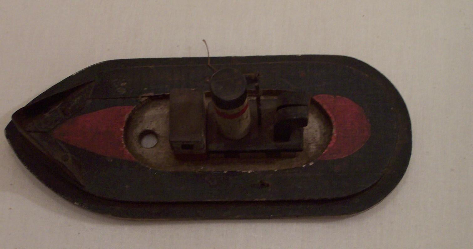 URUGUAYAN Pintor hizo algunos juguetes y esculturas de madera. No hay duda de que lo hizo por la técnica utilizada. El barco tiene un agujero, parece que le falta el mástil. No firmó las pequeñas esculturas.
ENVÍO GRATUITO 