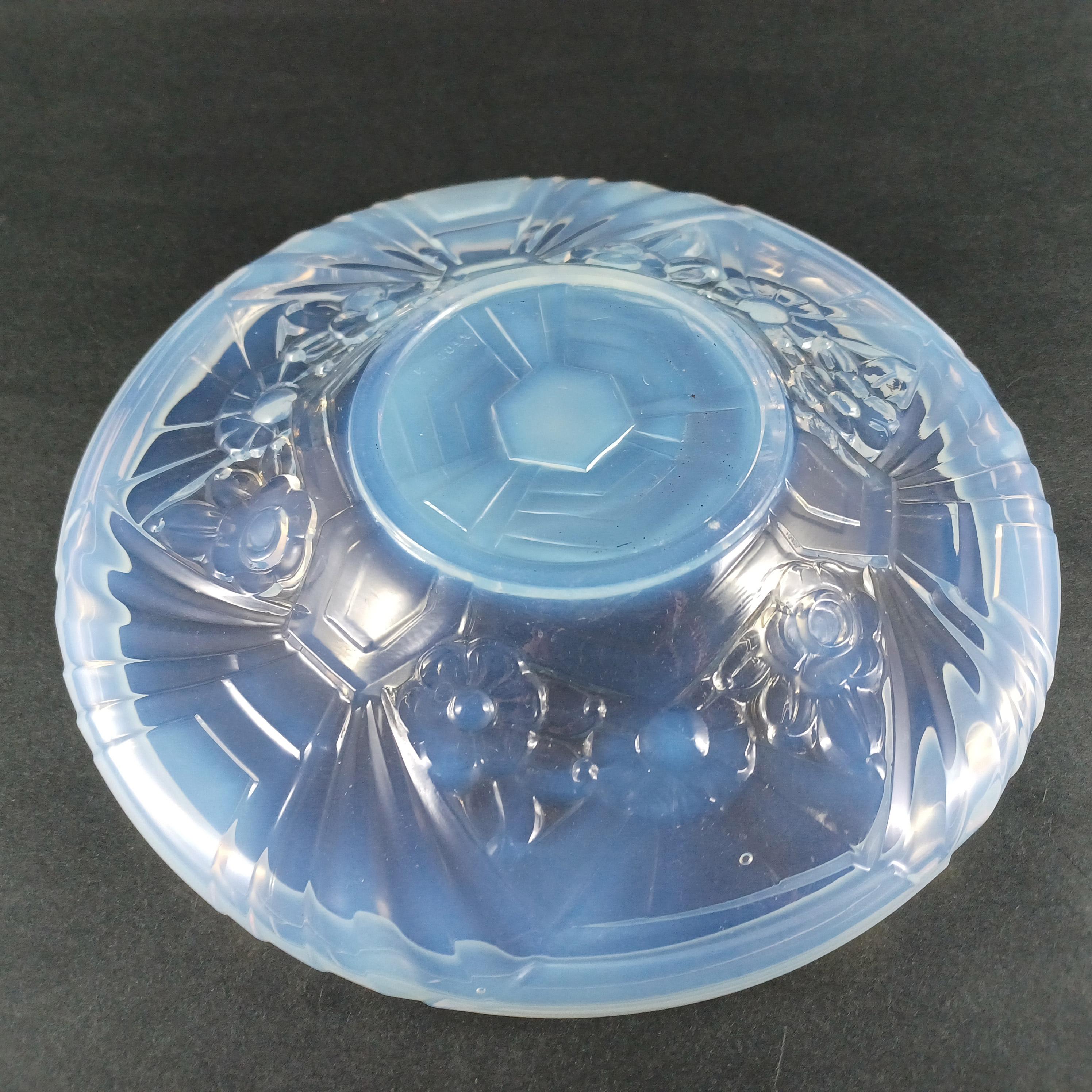 Bol à fleurs Art Déco Jobling #6000 en verre opalin / opalescent en vente 2