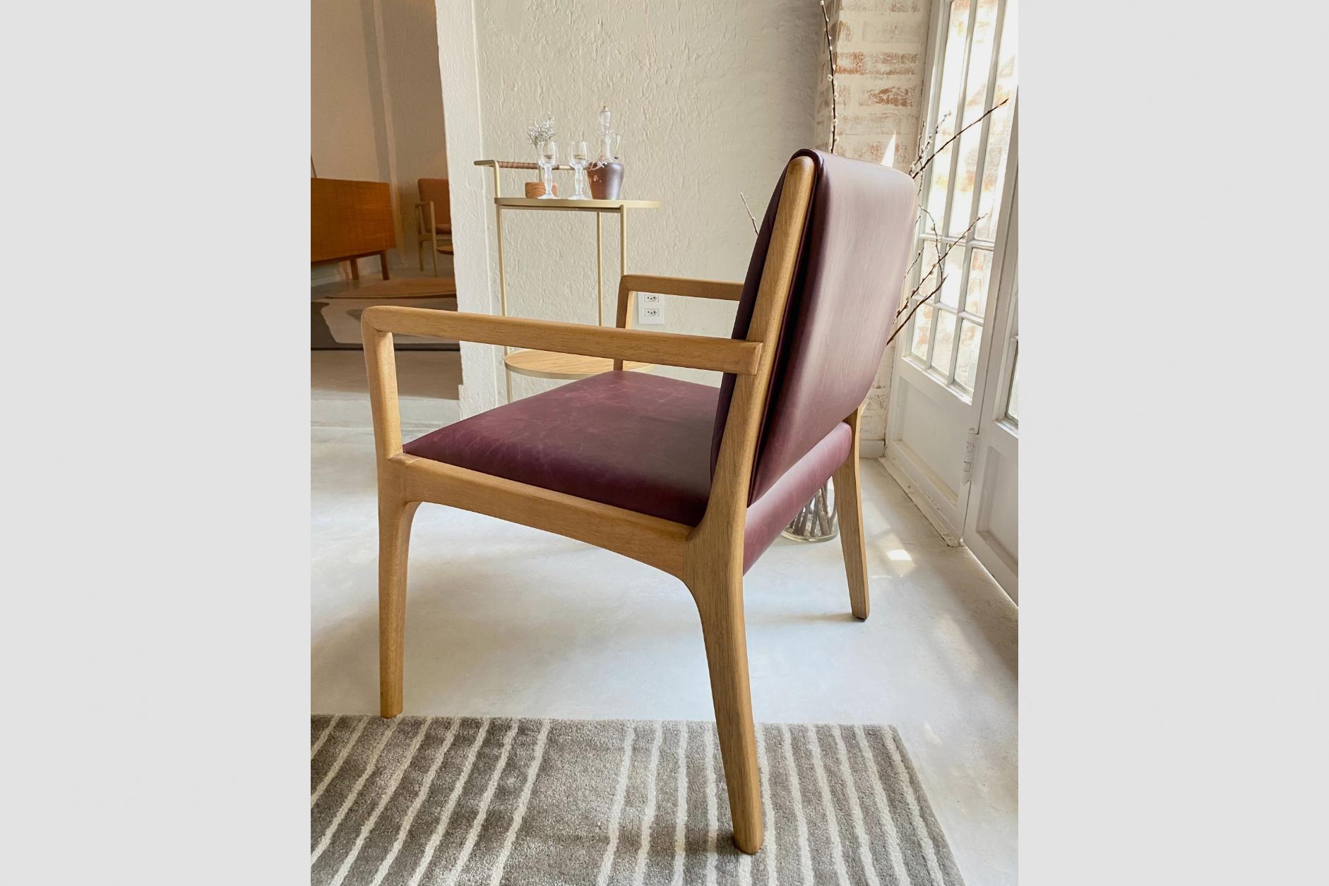 Moderner und minimalistischer Sessel „Joca“ aus Stoff oder Leder (Handgewebt) im Angebot