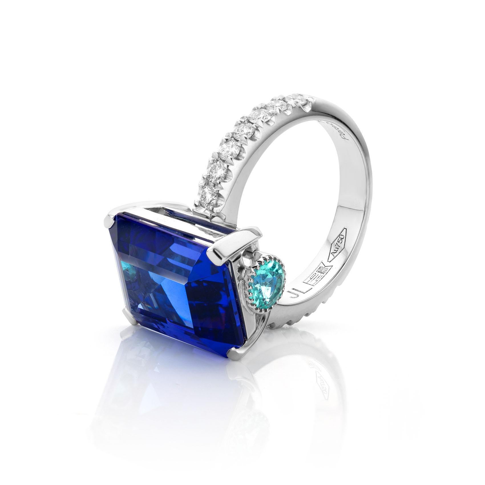 Contemporary 18 Karat White Gold 12.4 Carat Tanzanite Cocktail Ring by Jochen Leën For Sale