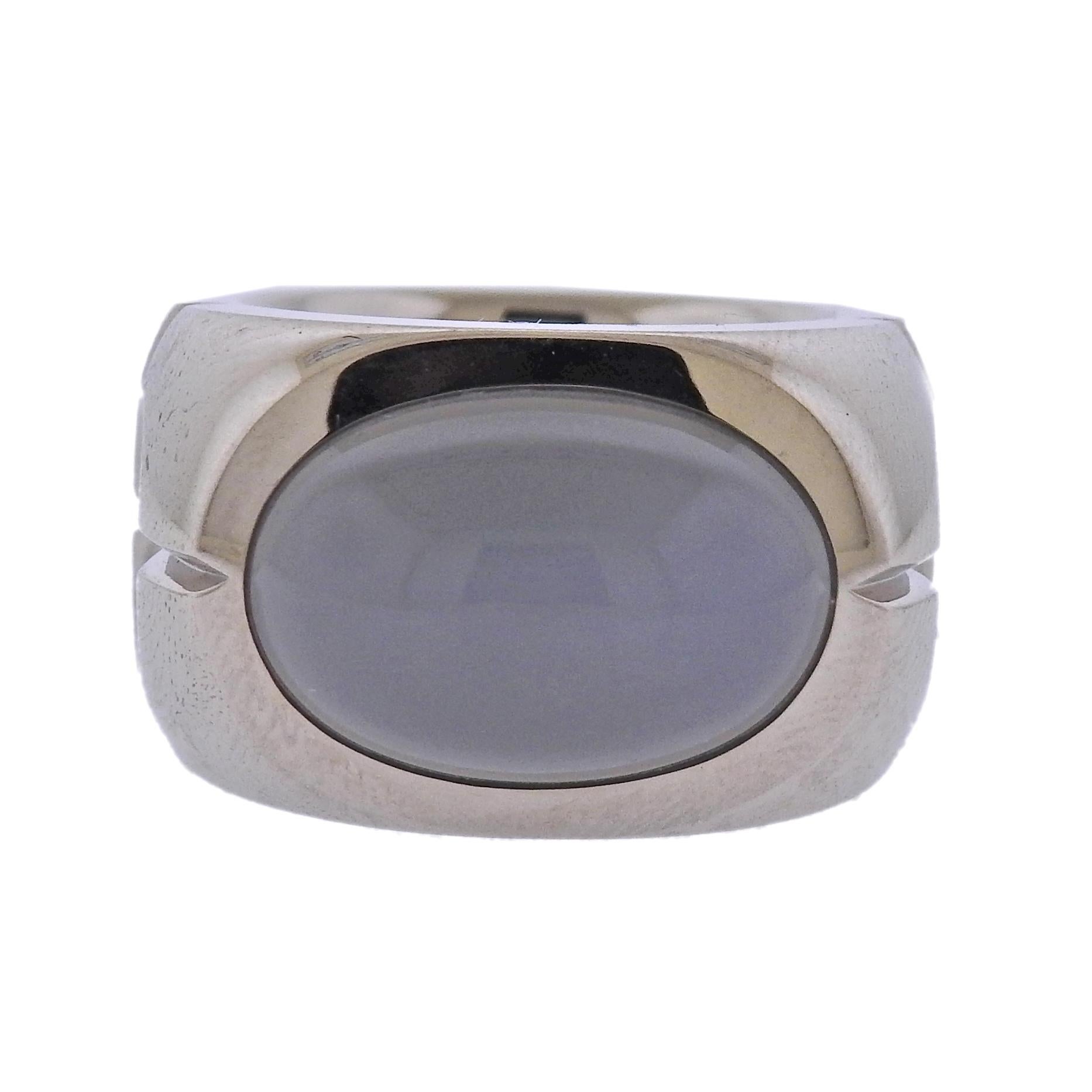 Brandneuer 18-karätiger Goldring von Jochen Pohl, mit 12,52ct grauem Mondstein. Kommt mit Box und Papieren. Einzelhandel $13300. Ringgröße - 6,25, die Ringspitze ist 15,3 mm breit.  Gewicht - 40,8 Gramm. Gezeichnet: POHL, 101CLR, Mondstein 12,52ct,
