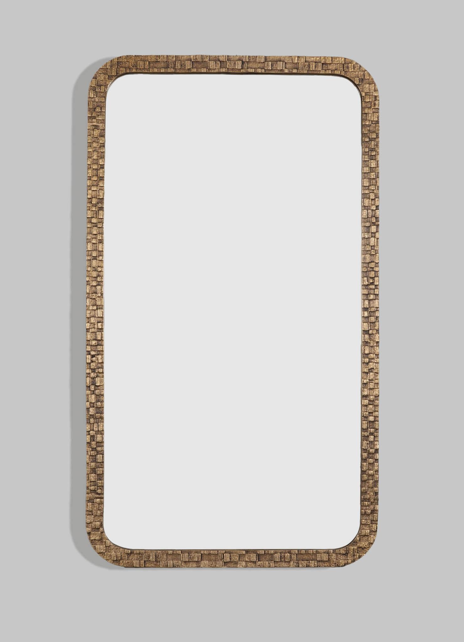 Miroir Jodhpur Gold en laiton, Viya by Vikram Goyal

Le mystère de la vie, c'est qu'on finit à gauche en allant à droite, en haut en descendant, et vers l'extérieur en regardant vers l'intérieur. Simples dans leur construction et pourtant fascinants