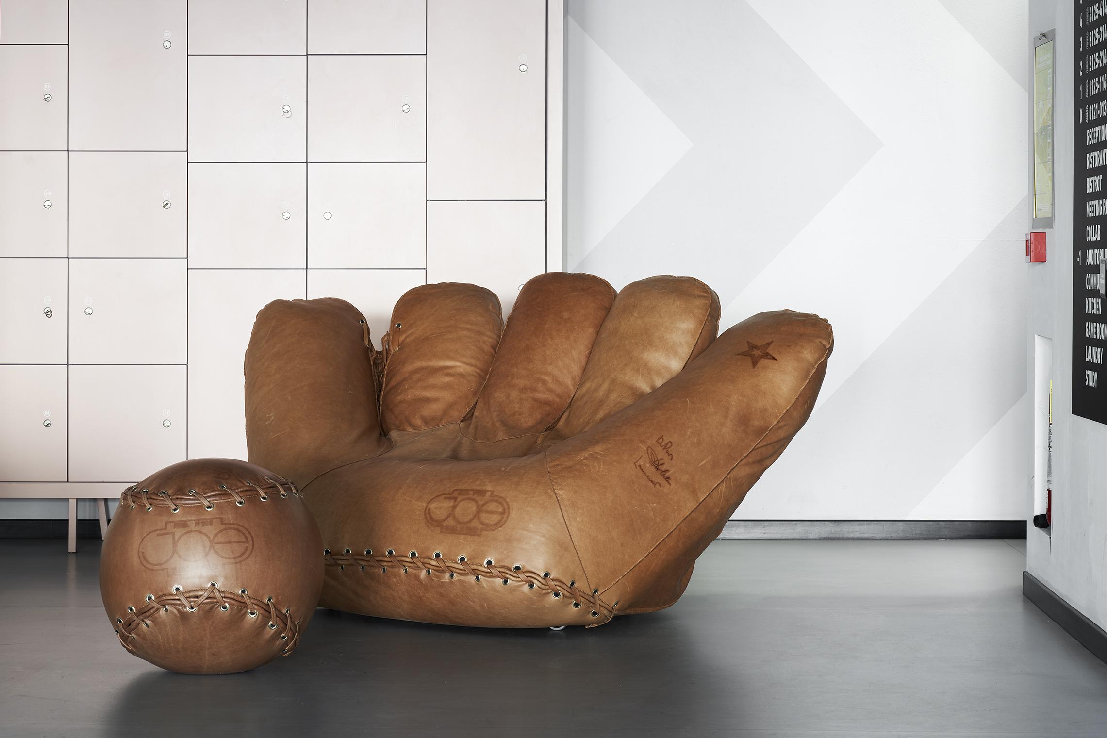 'Joe Ball'  Leather Footstool by Centro Studi Poltronova, Italy For Sale 2