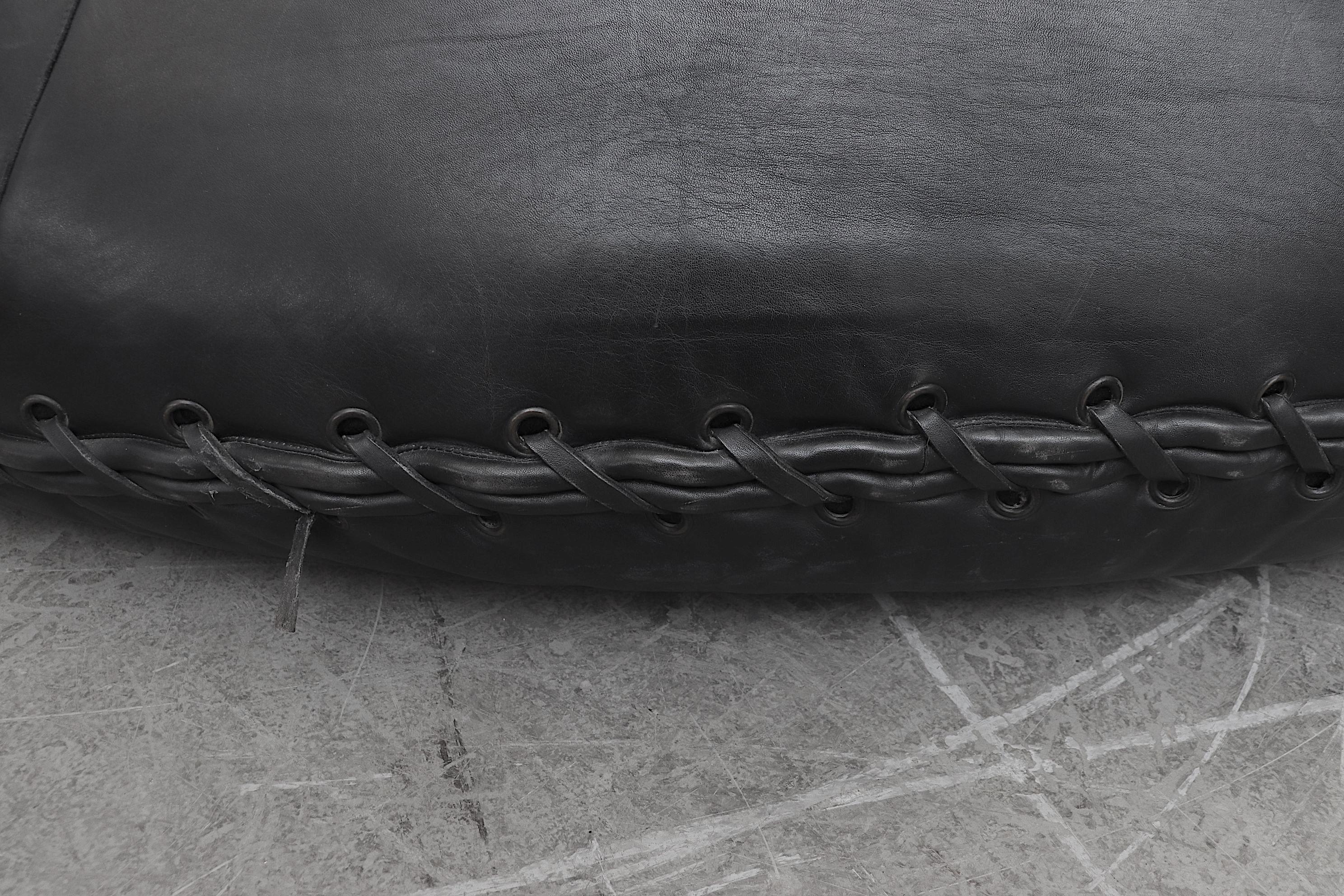 'Joe' Baseball Glove Black Leather Lounge Chair by Poltronova 5