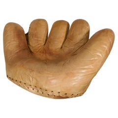 Loungesessel „Joe“ aus Leder mit Baseballhandschuhen von Poltronova