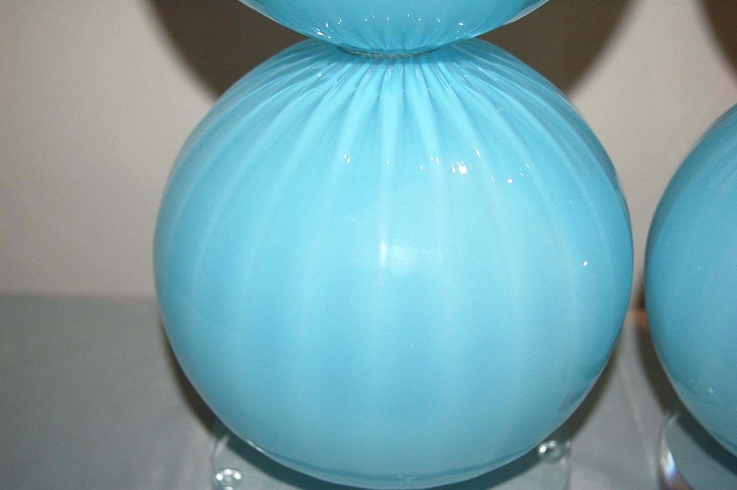 Joe Cariati Lampe de table en verre soufflé à la main Bleu Bon état - En vente à Smyrna, GA